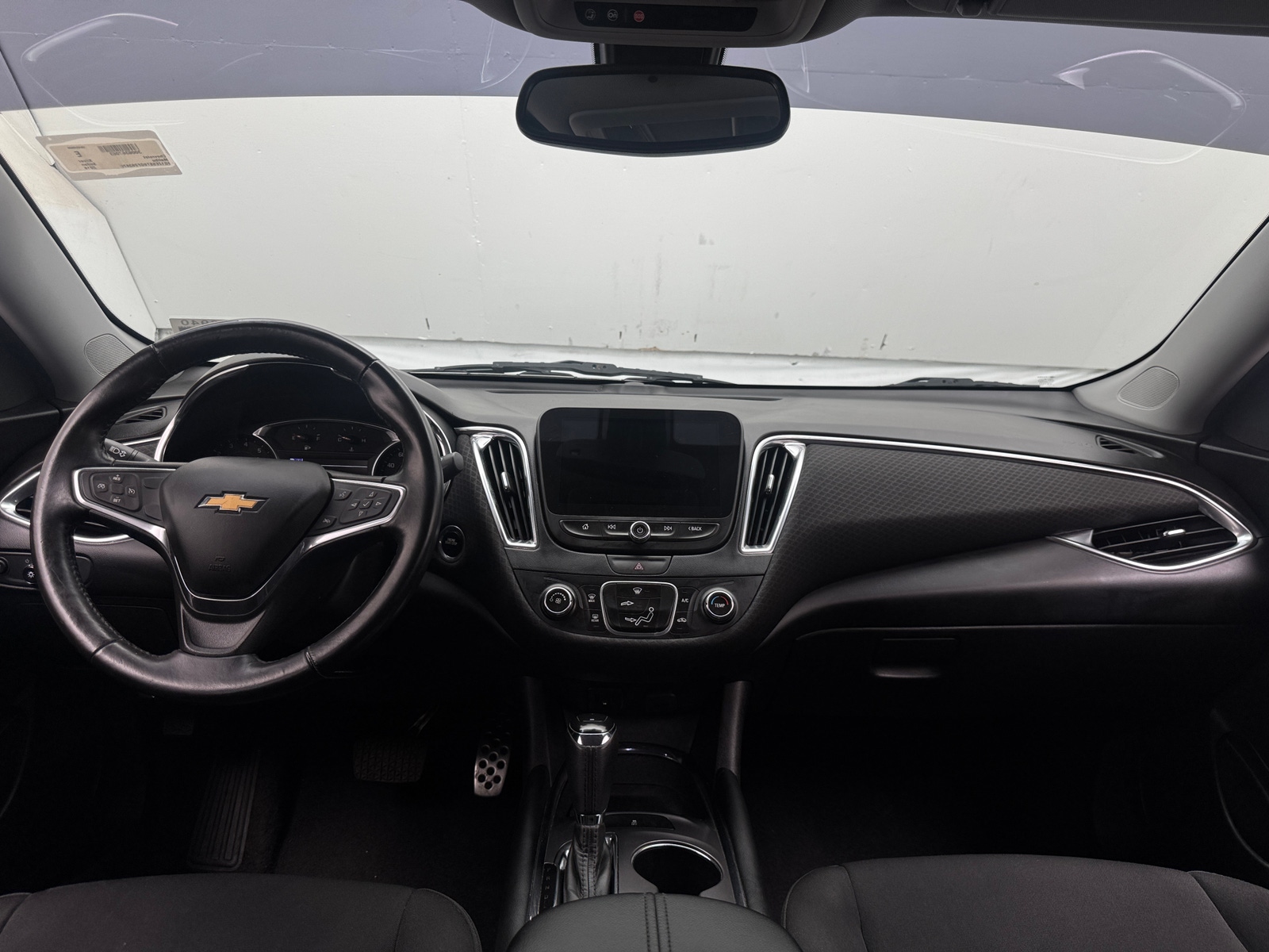 Thumbnail: 2016 Chevrolet Malibu - 3