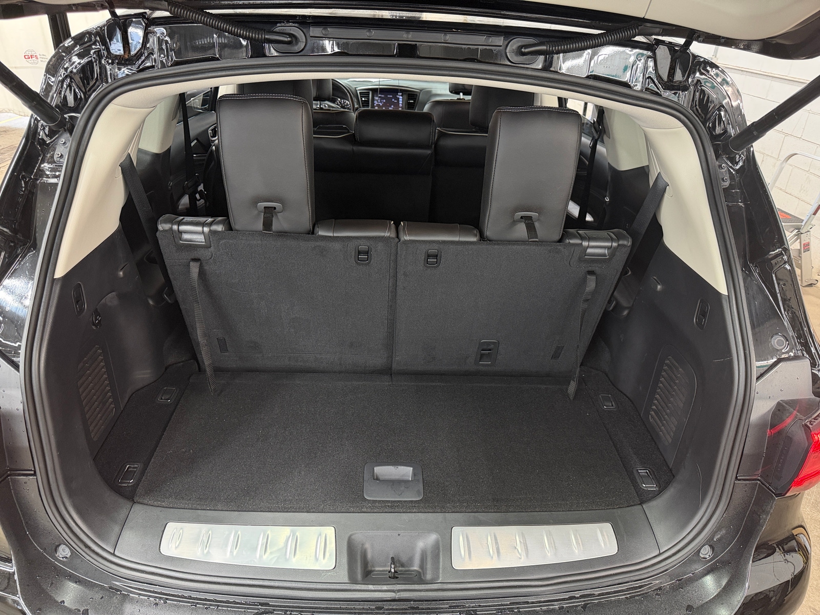 Thumbnail: 2017 INFINITI QX60 - 6