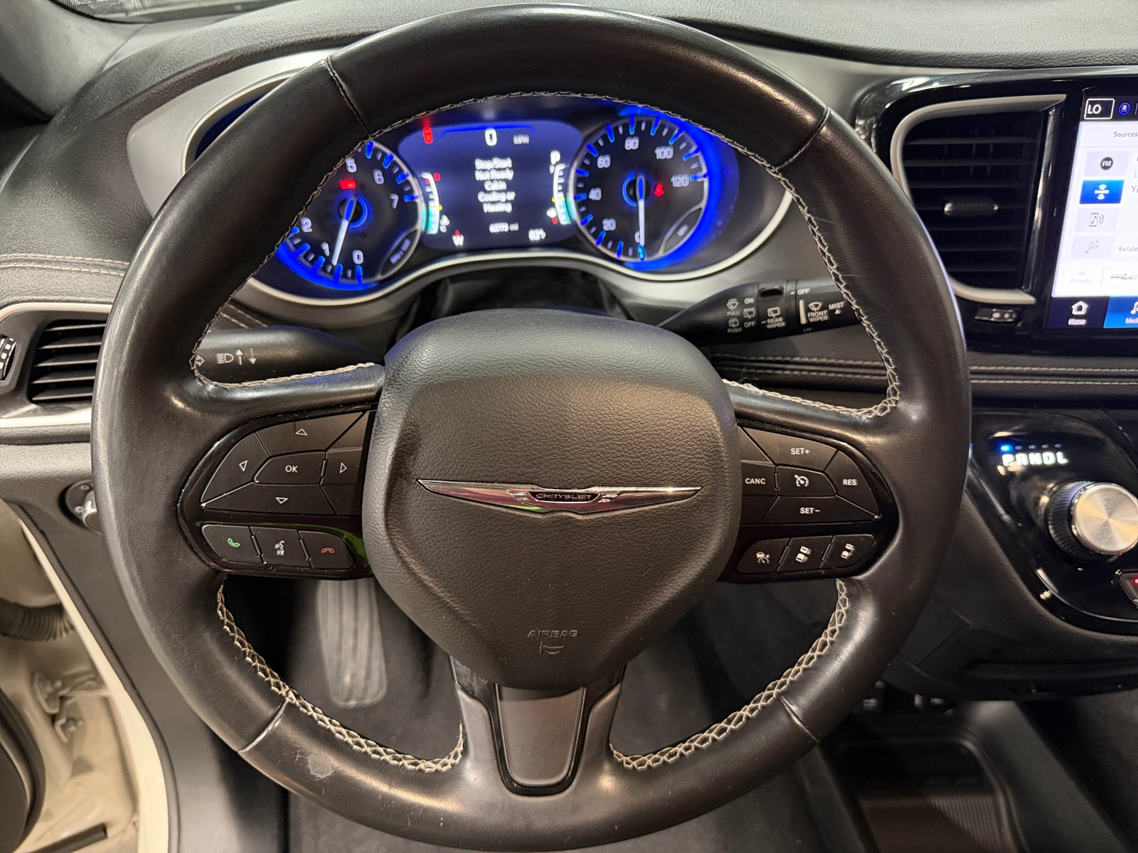 Thumbnail: 2021 Chrysler Pacifica - 5
