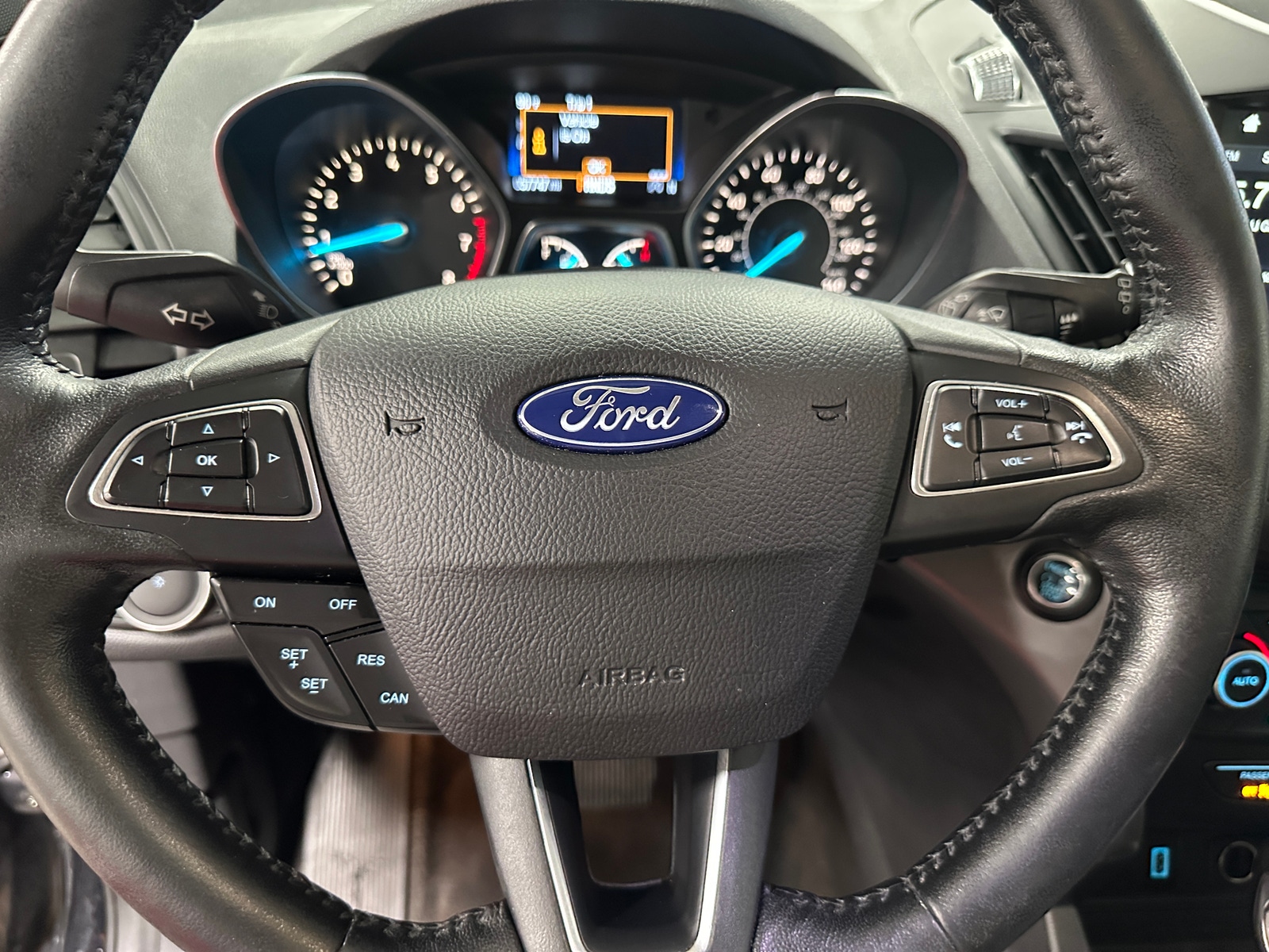 Thumbnail: 2019 Ford Escape - 4