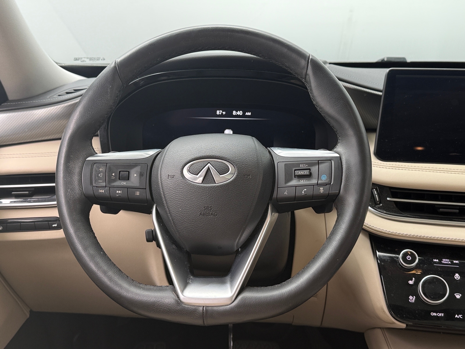 Thumbnail: 2023 INFINITI QX60 - 4
