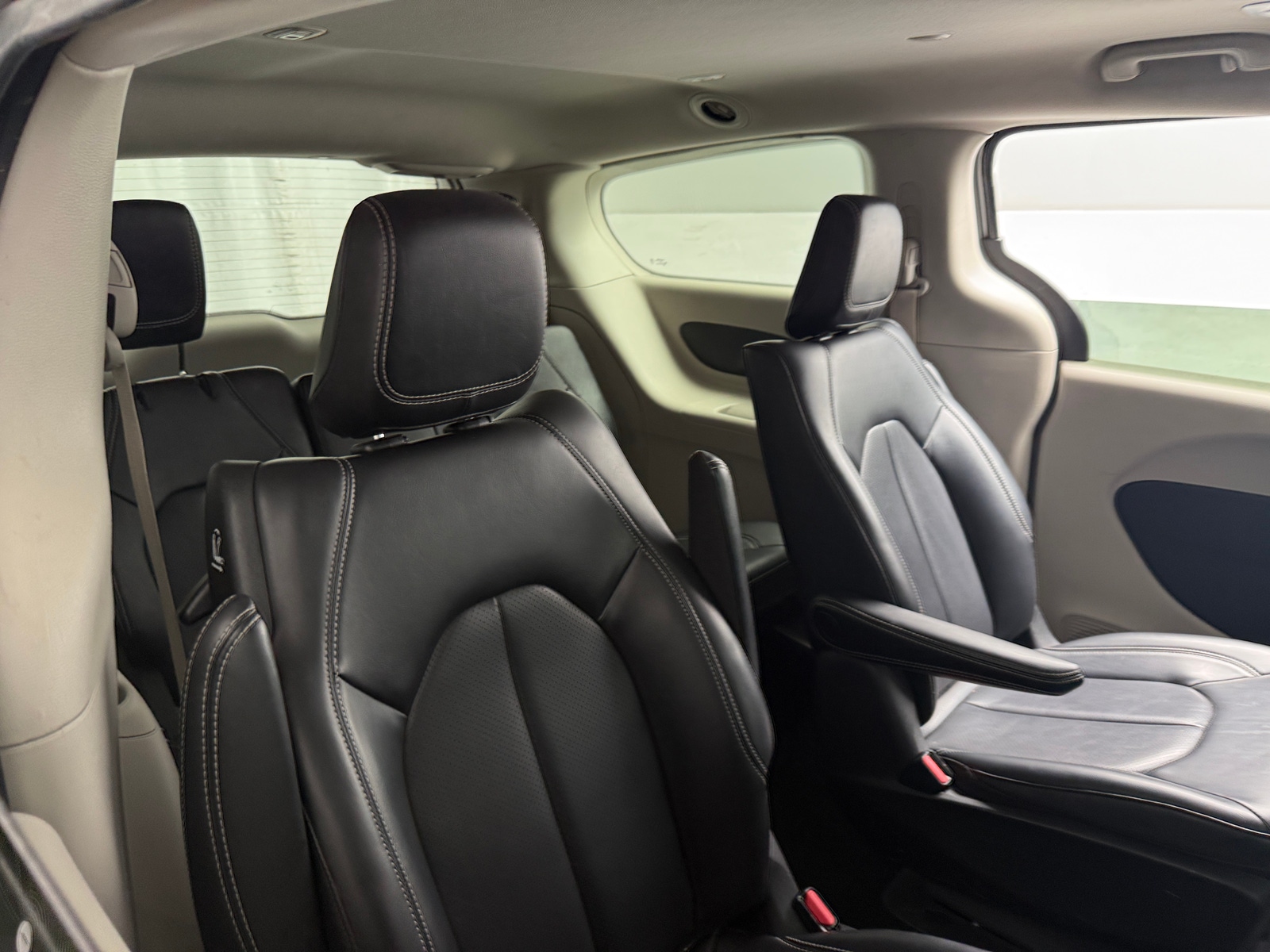 Thumbnail: 2023 Chrysler Pacifica - 5