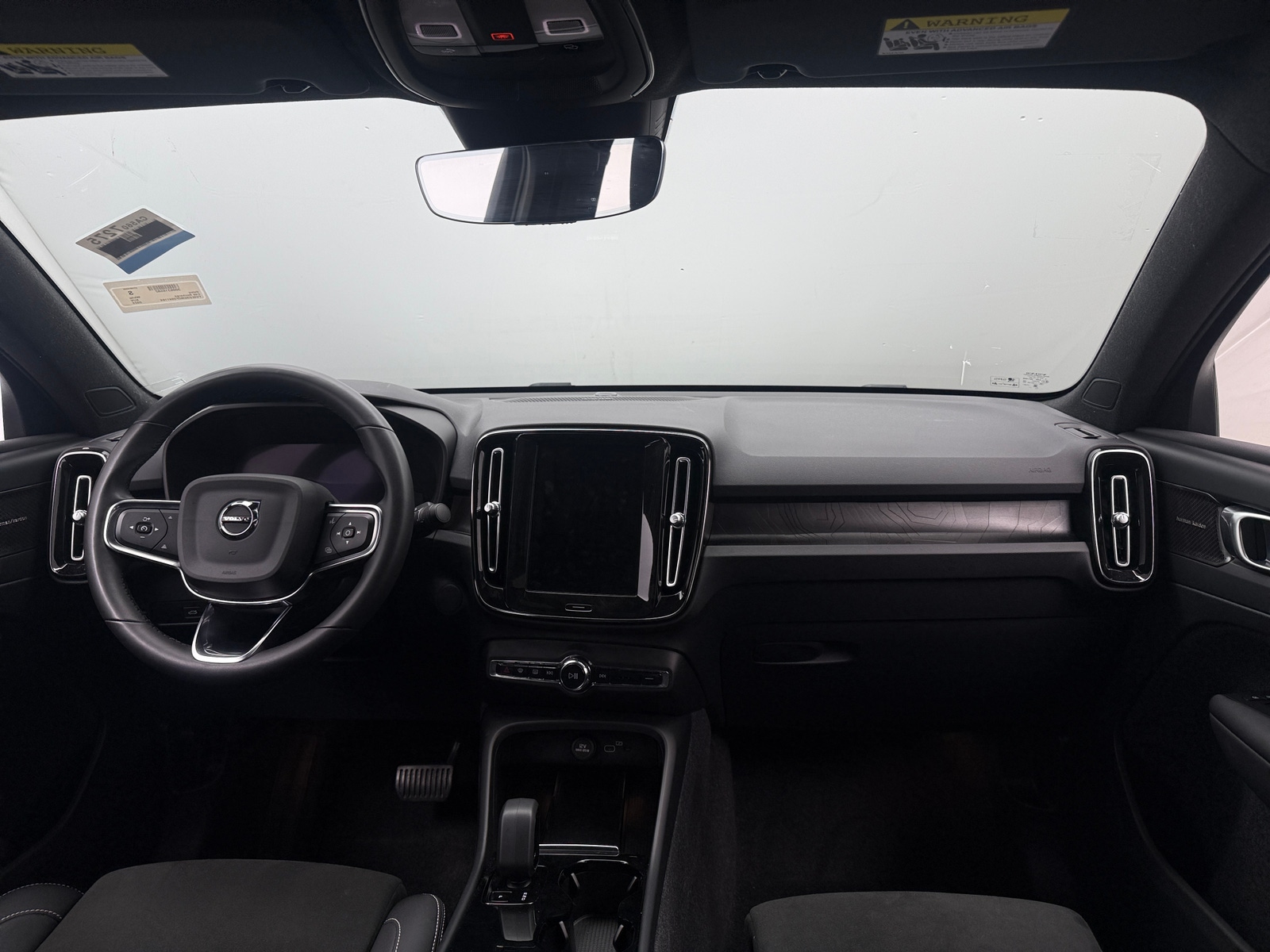 Thumbnail: 2023 Volvo C40 - 2