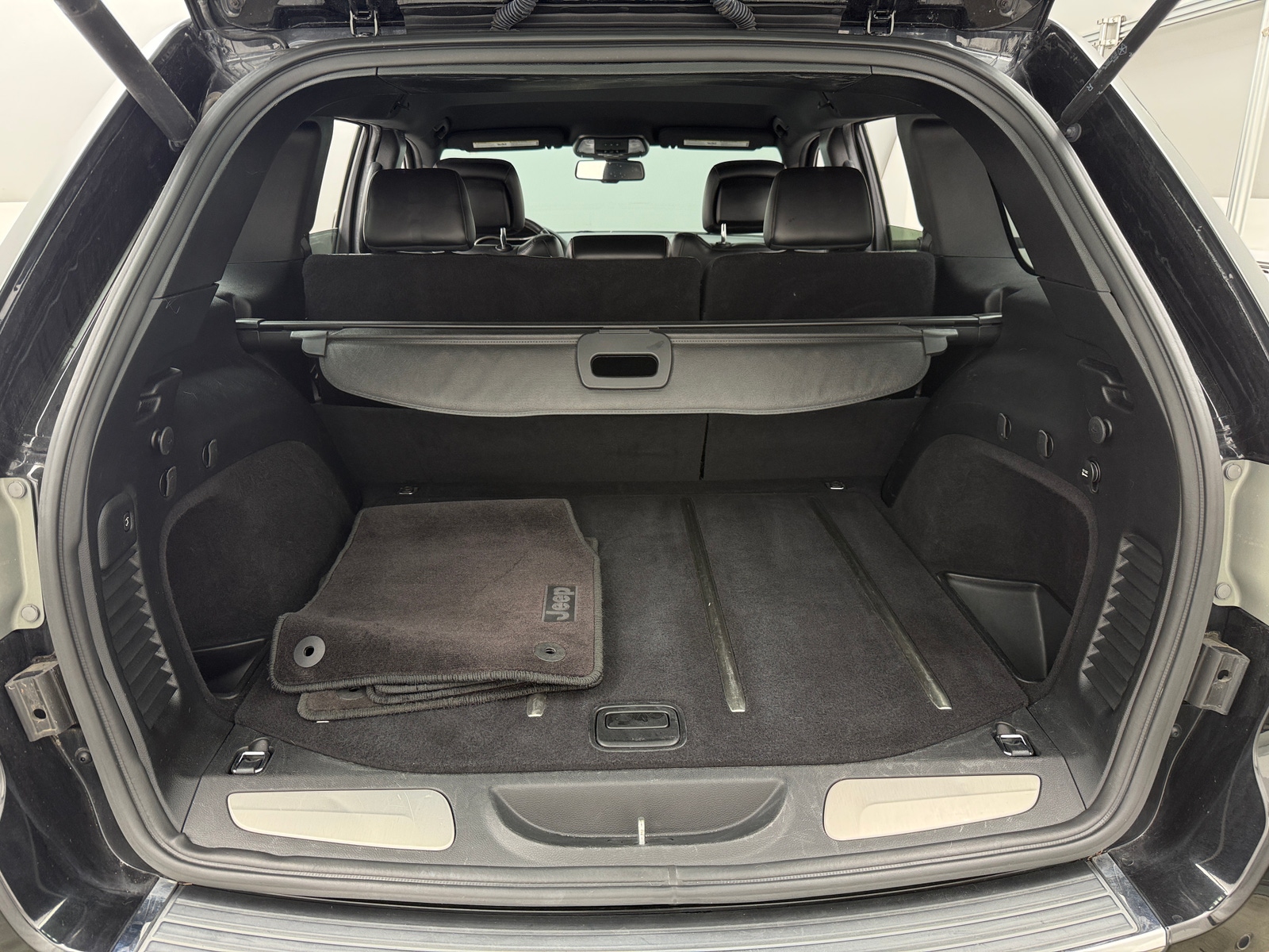 Thumbnail: 2016 Jeep Grand Cherokee - 6