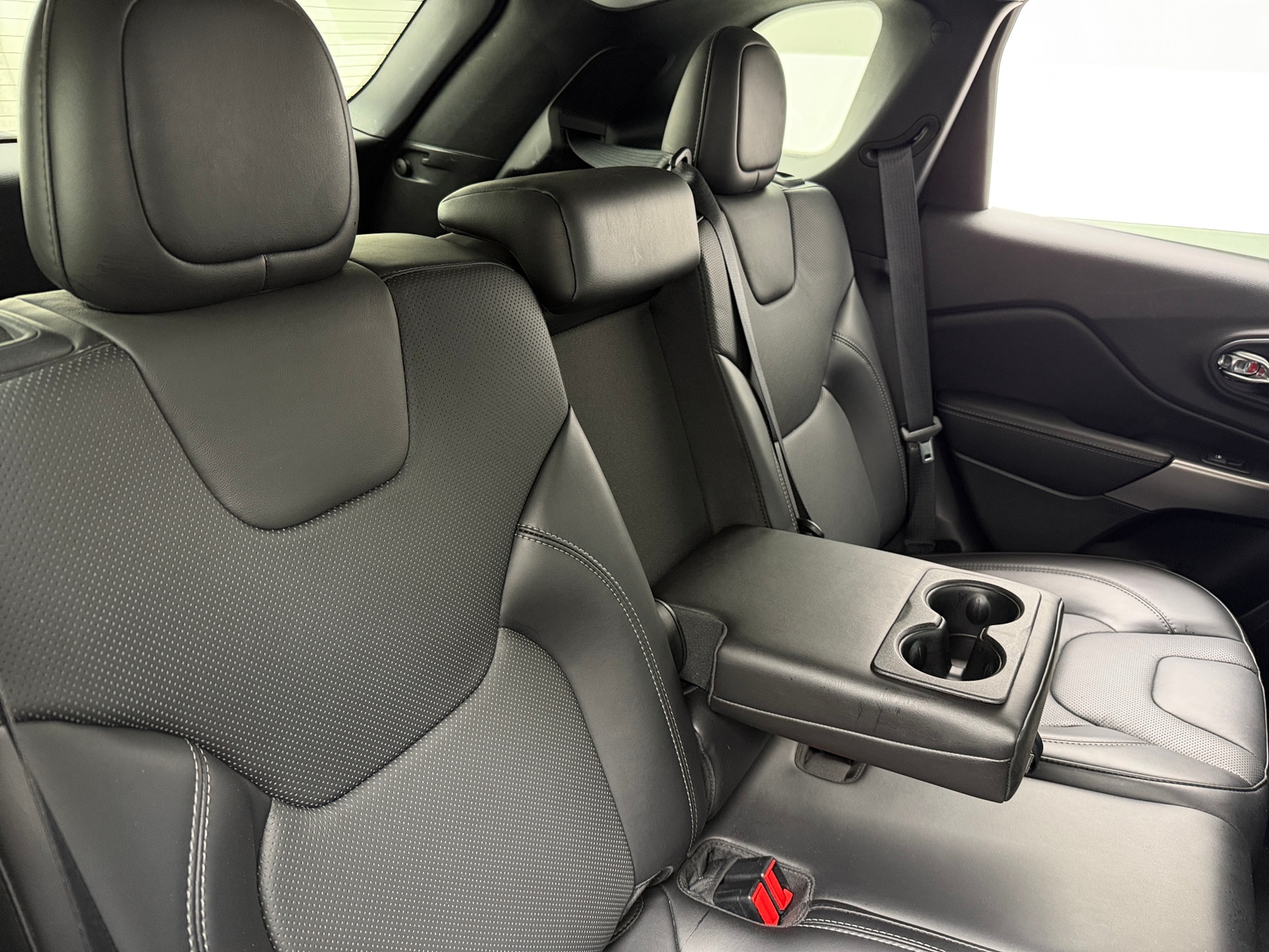 Thumbnail: 2019 Jeep Cherokee - 5