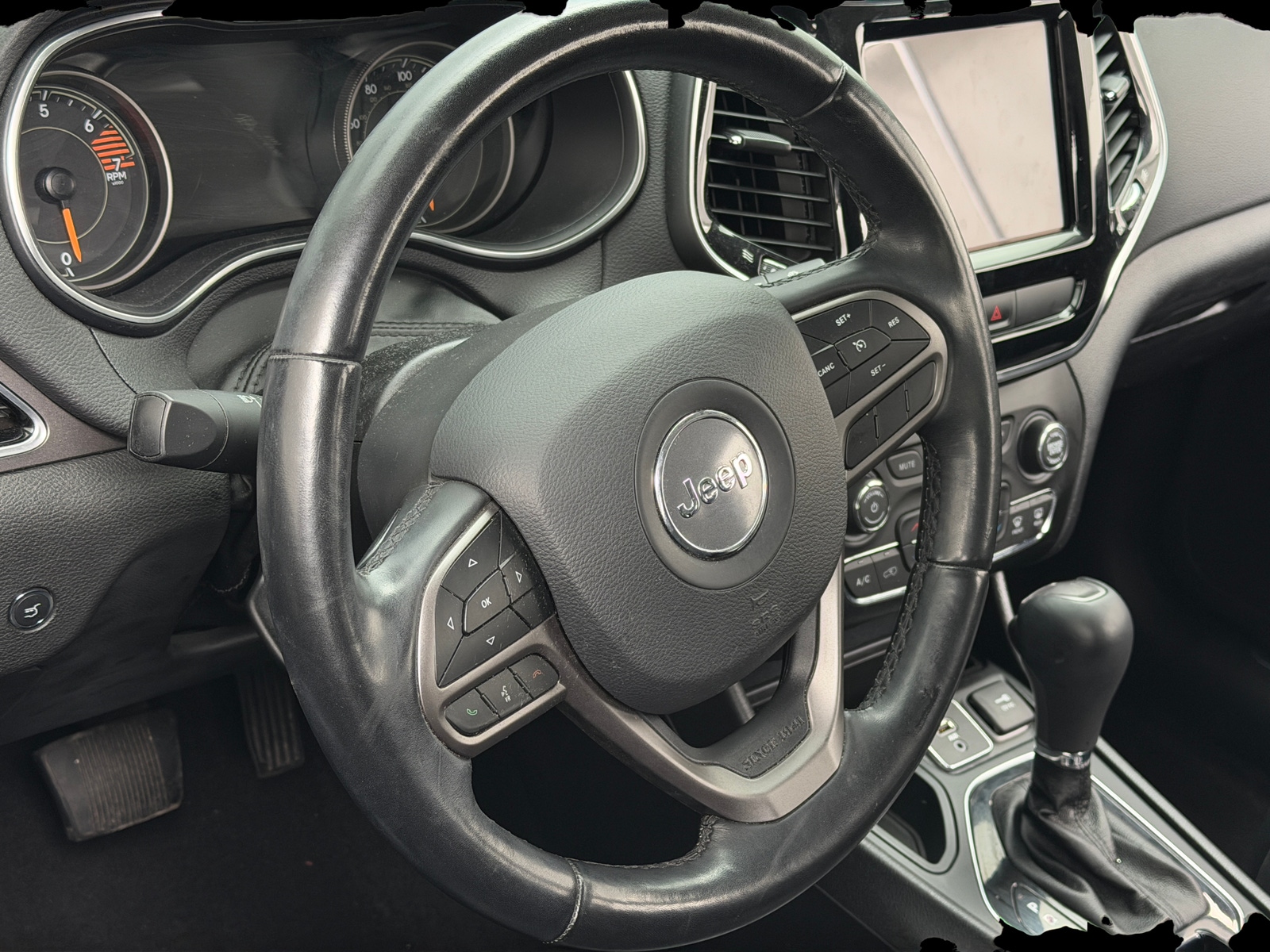Thumbnail: 2019 Jeep Cherokee - 4