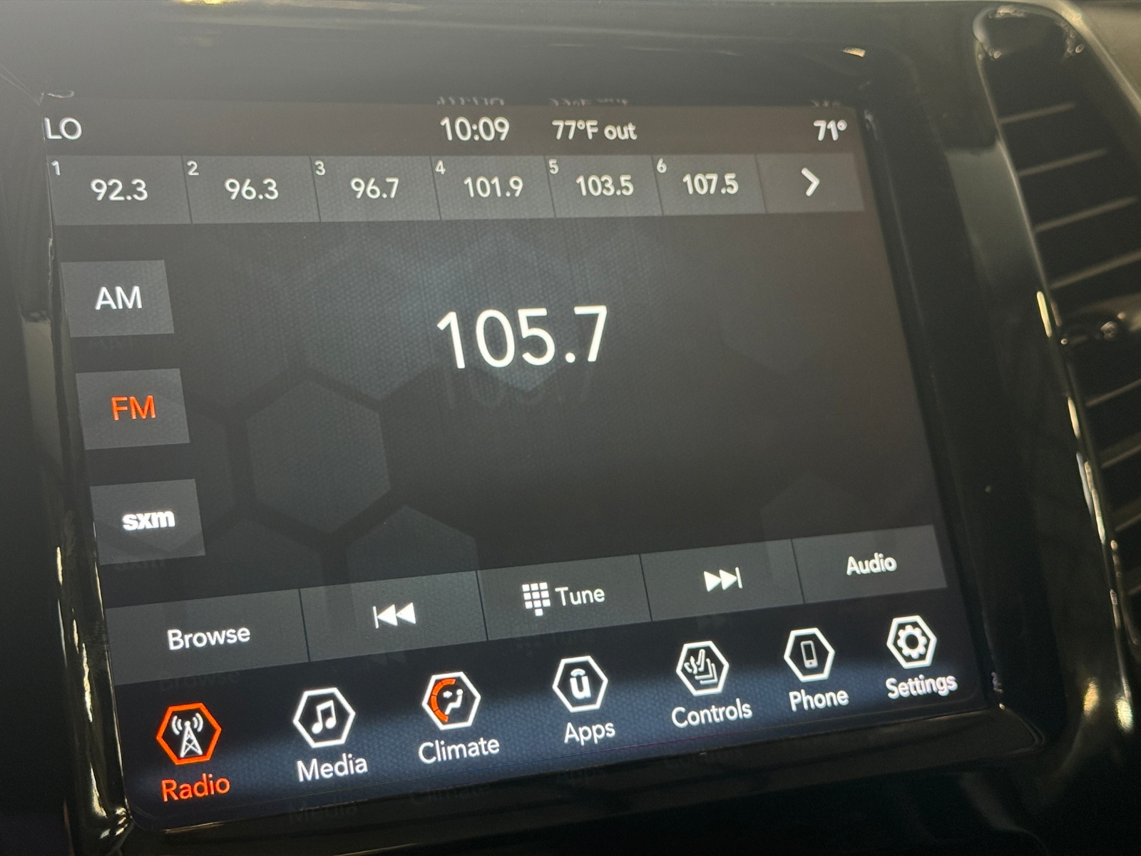 Thumbnail: 2019 Jeep Cherokee - 3