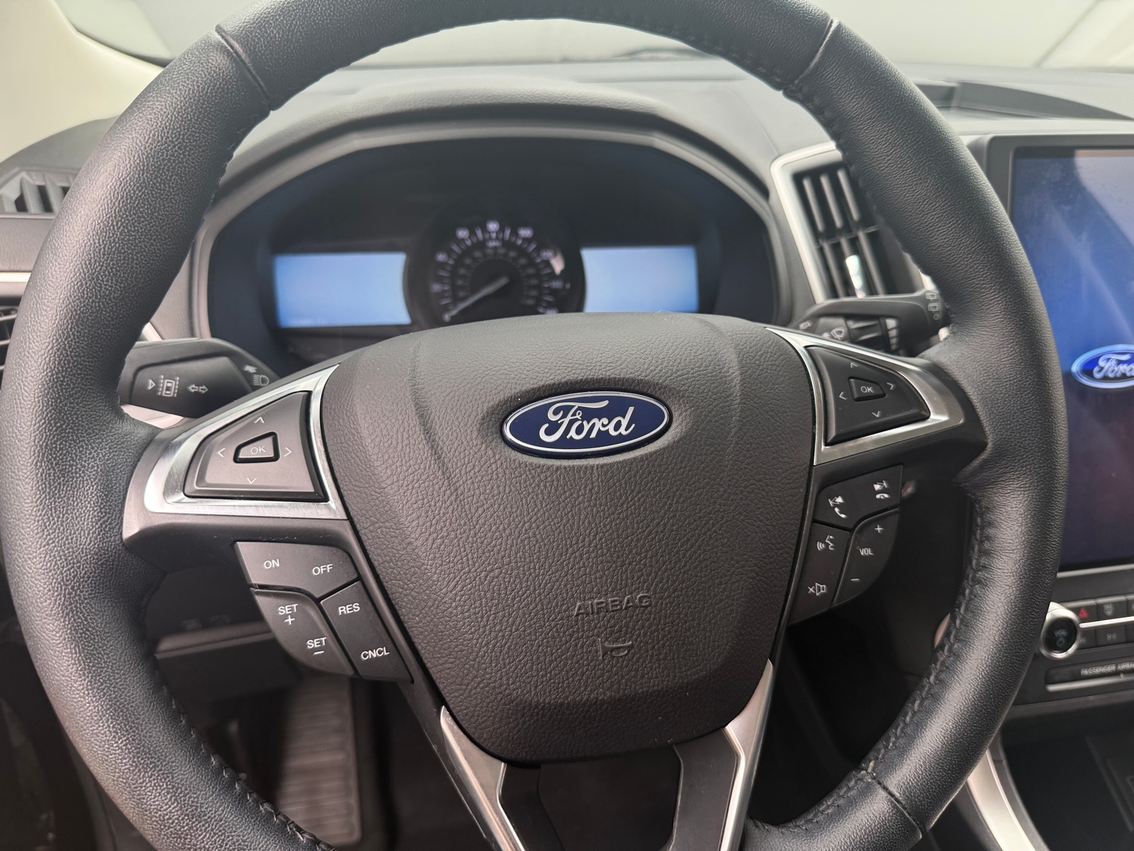 Thumbnail: 2023 Ford Edge - 4