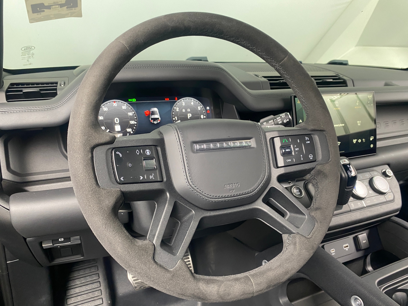 Thumbnail: 2024 Land Rover Defender - 4