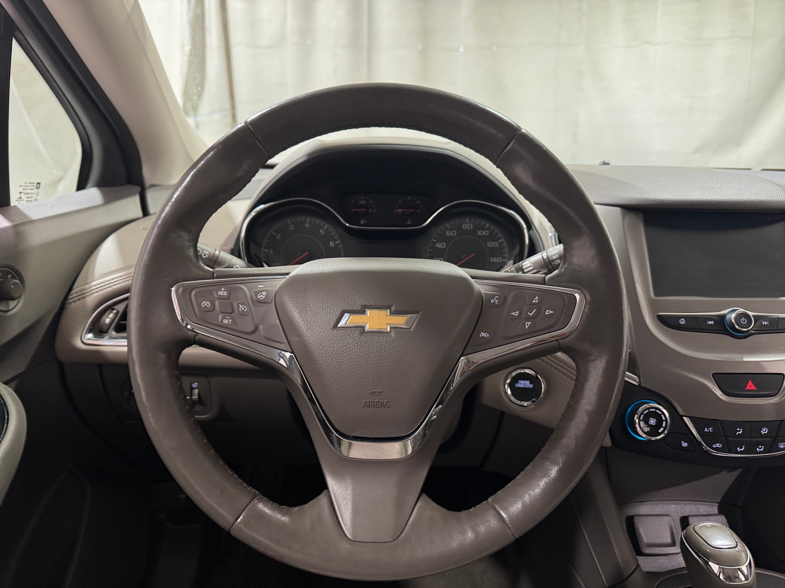 Thumbnail: 2017 Chevrolet Cruze - 4