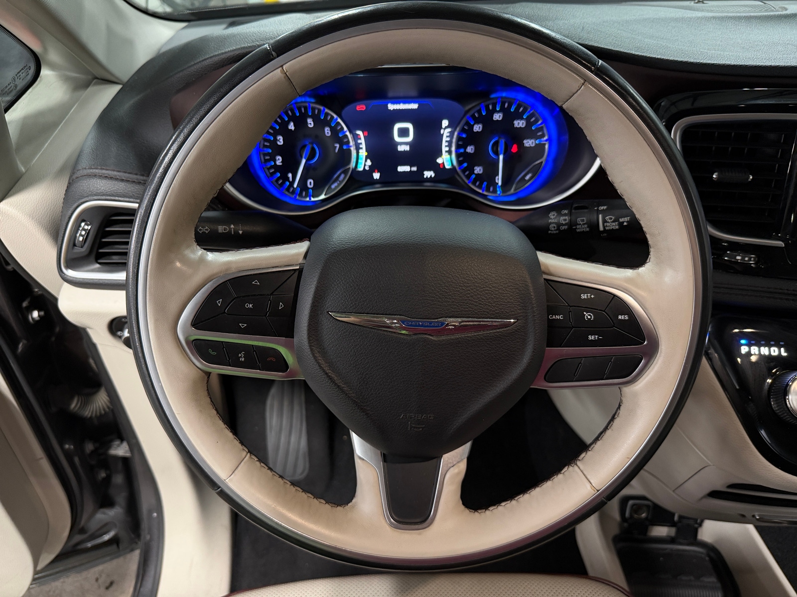 Thumbnail: 2020 Chrysler Pacifica - 4