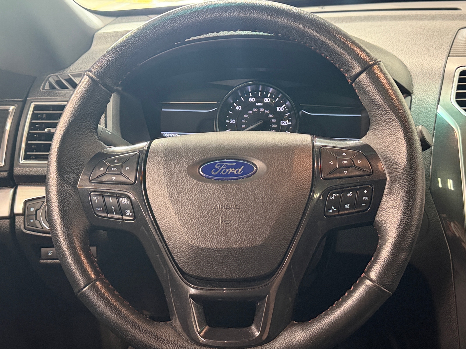 Thumbnail: 2018 Ford Explorer - 4