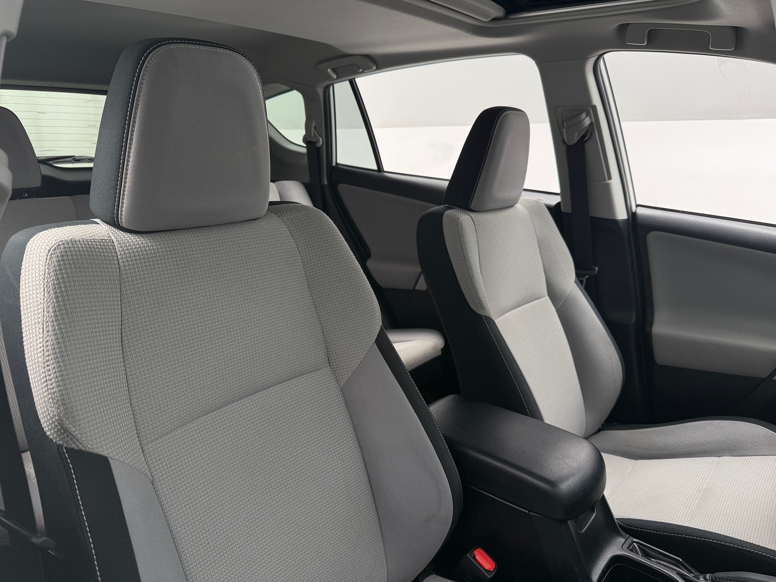 Thumbnail: 2016 Toyota RAV4 - 2
