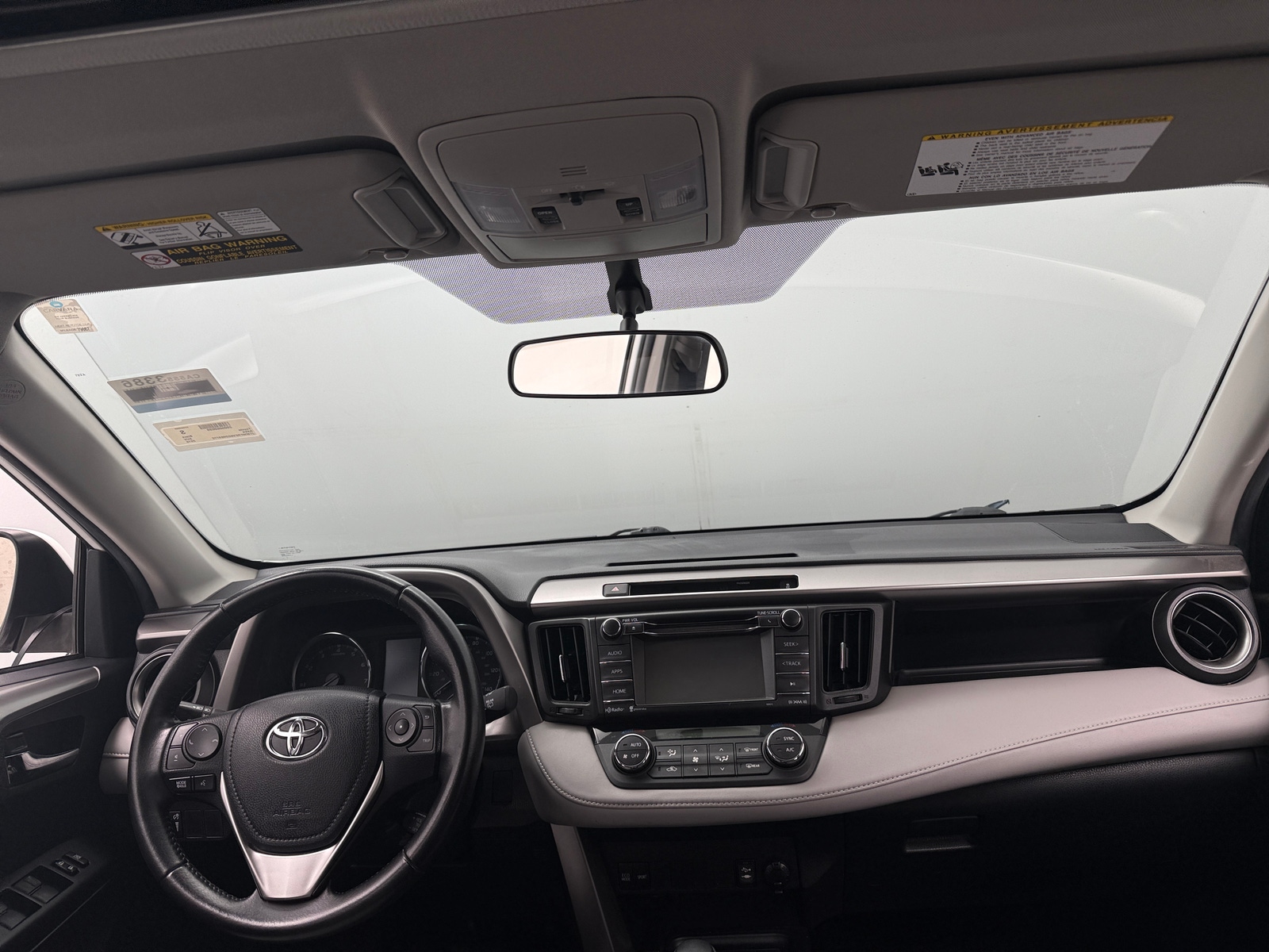Thumbnail: 2016 Toyota RAV4 - 3