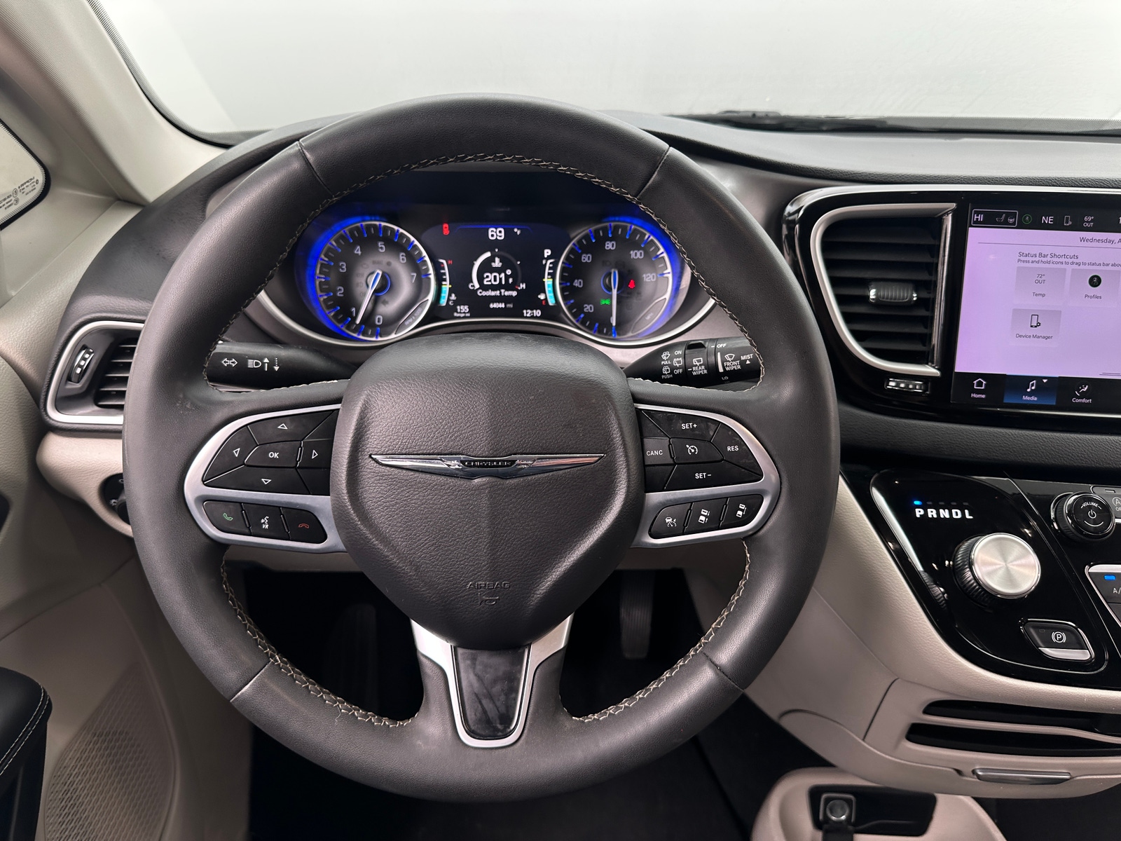 Thumbnail: 2023 Chrysler Pacifica - 4