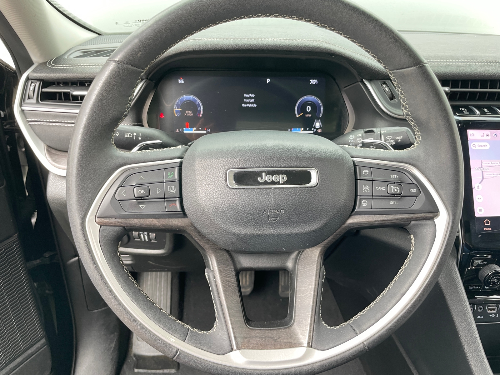 Thumbnail: 2023 Jeep Grand Cherokee L - 4