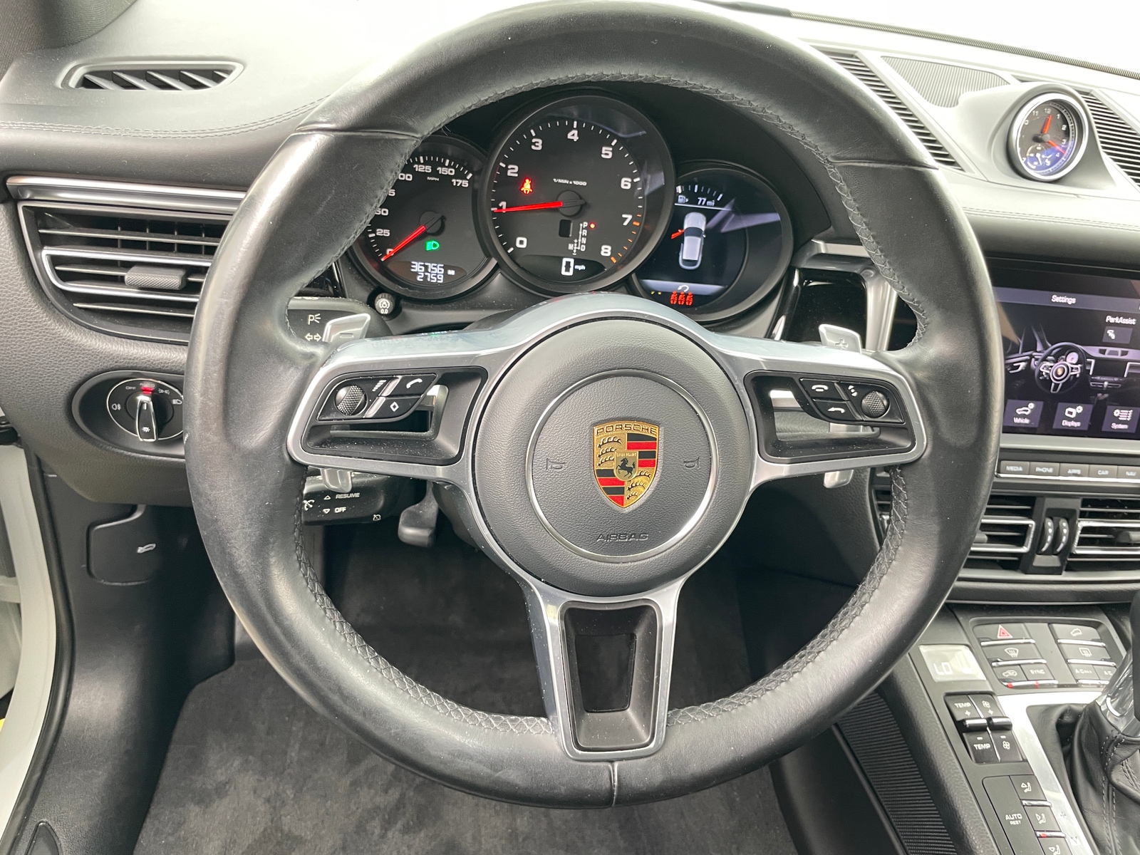 Thumbnail: 2021 Porsche Macan - 4