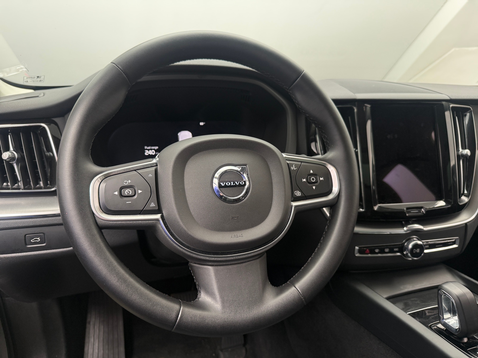Thumbnail: 2023 Volvo XC60 - 4