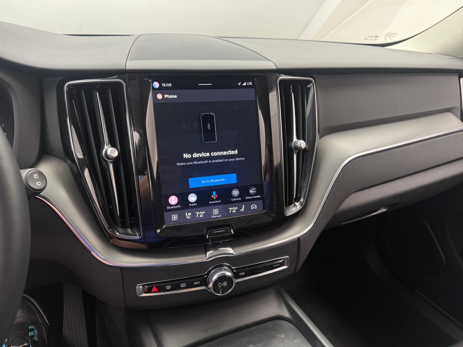 Thumbnail: 2023 Volvo XC60 - 3