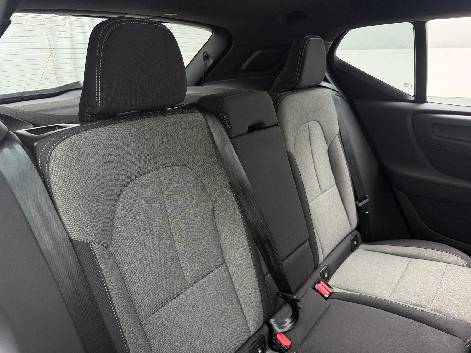 Thumbnail: 2025 Volvo XC40 - 6