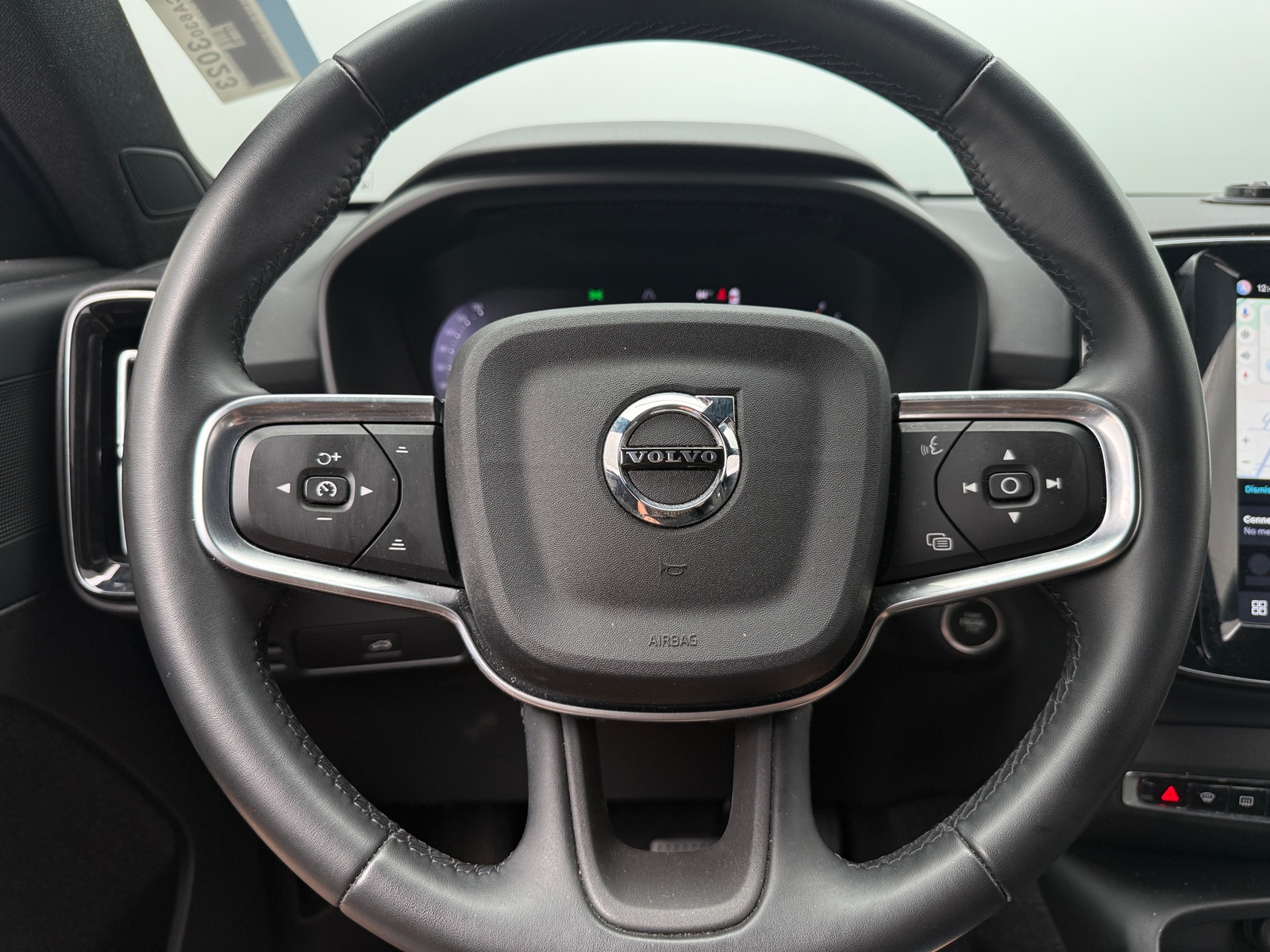 Thumbnail: 2025 Volvo XC40 - 5