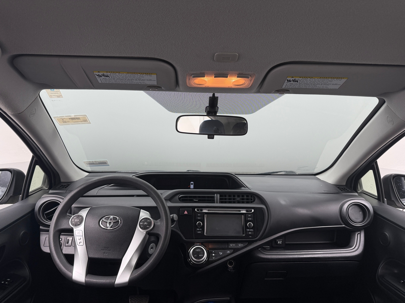 Thumbnail: 2015 Toyota Prius c - 3