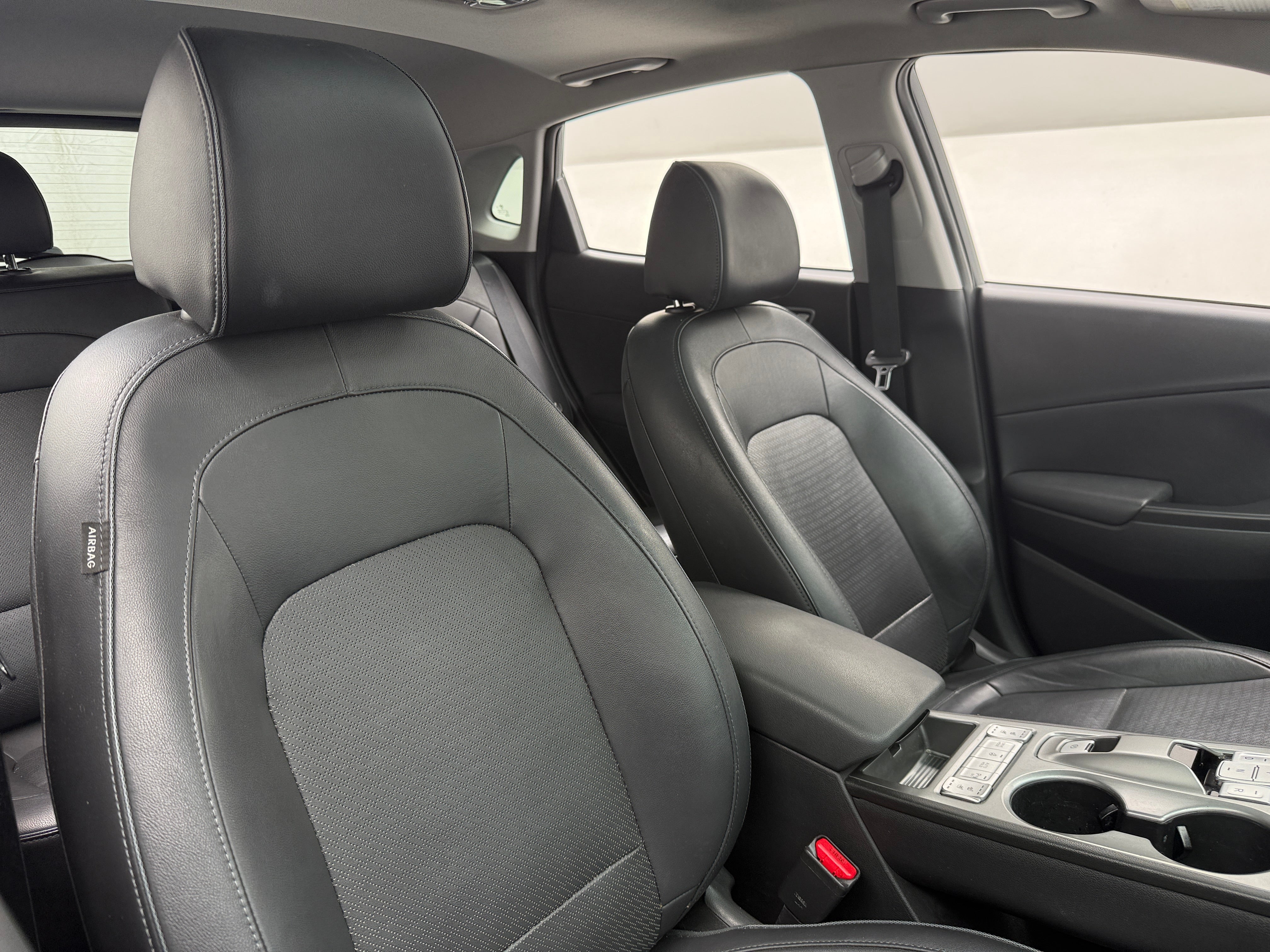 Used 2020 Hyundai Kona EV Ultimate with VIN KM8K53AG6LU065564 for sale in Oak Creek, WI
