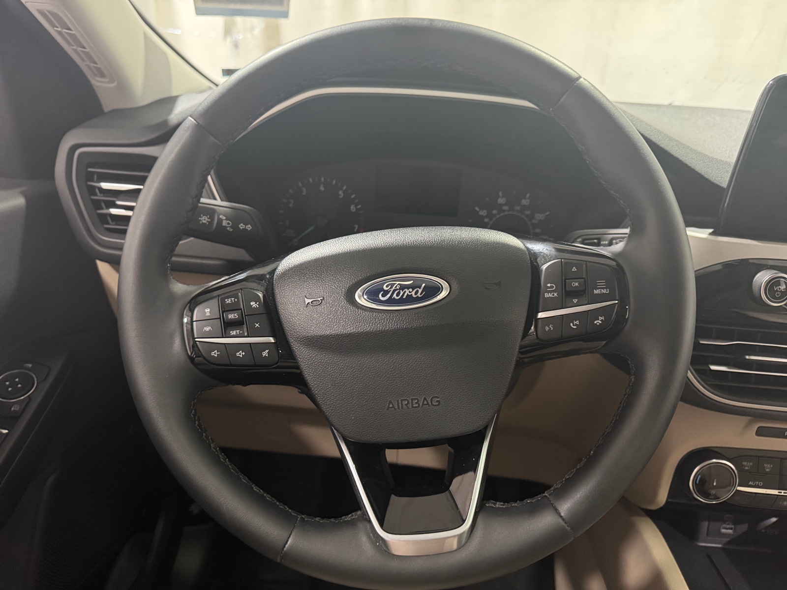 Thumbnail: 2022 Ford Escape - 4