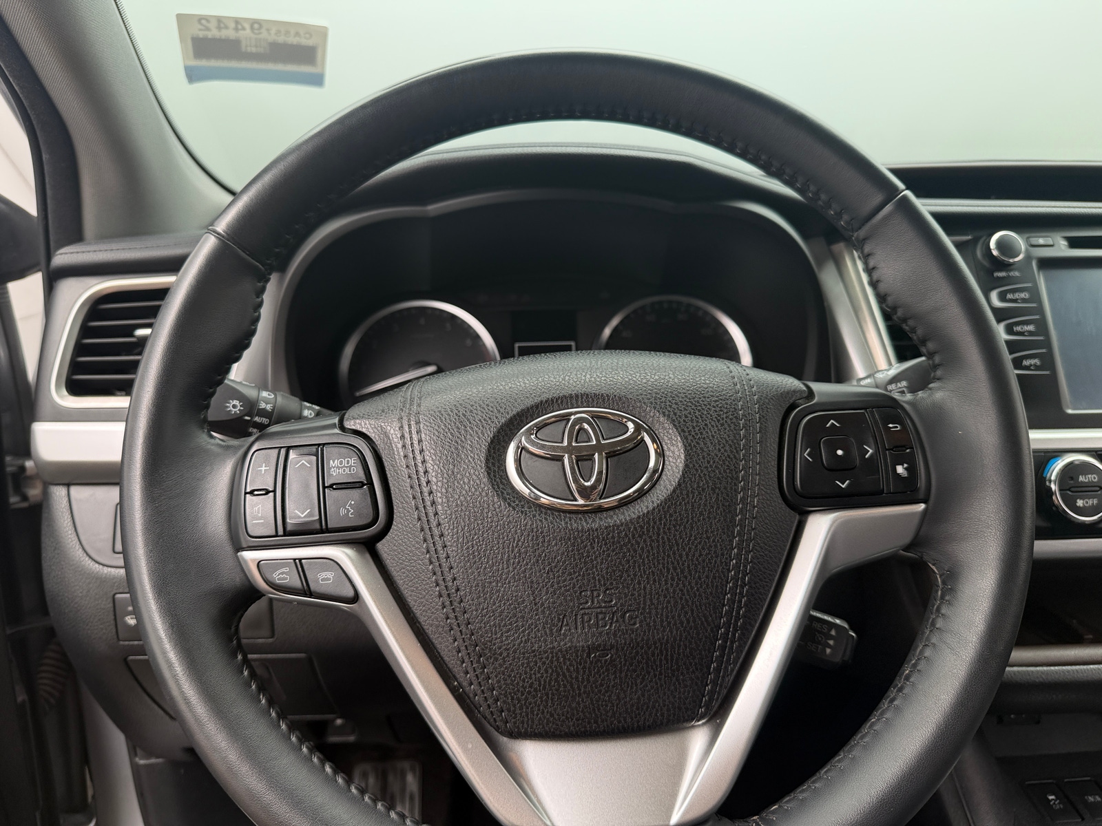 Thumbnail: 2015 Toyota Highlander - 4