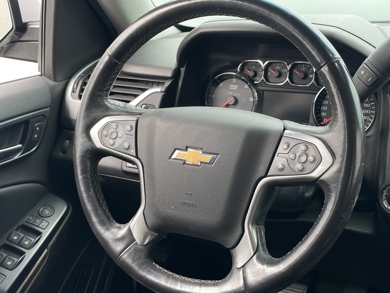 Thumbnail: 2015 Chevrolet Tahoe - 4