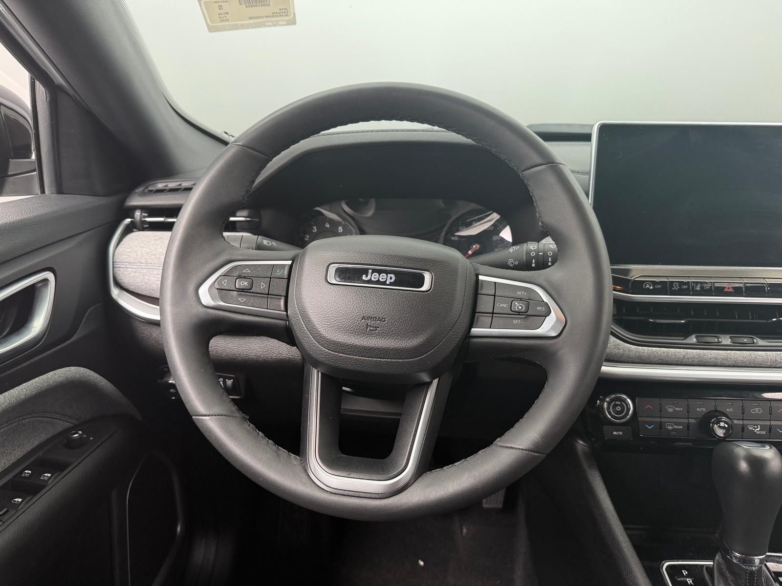 Thumbnail: 2023 Jeep Compass - 5