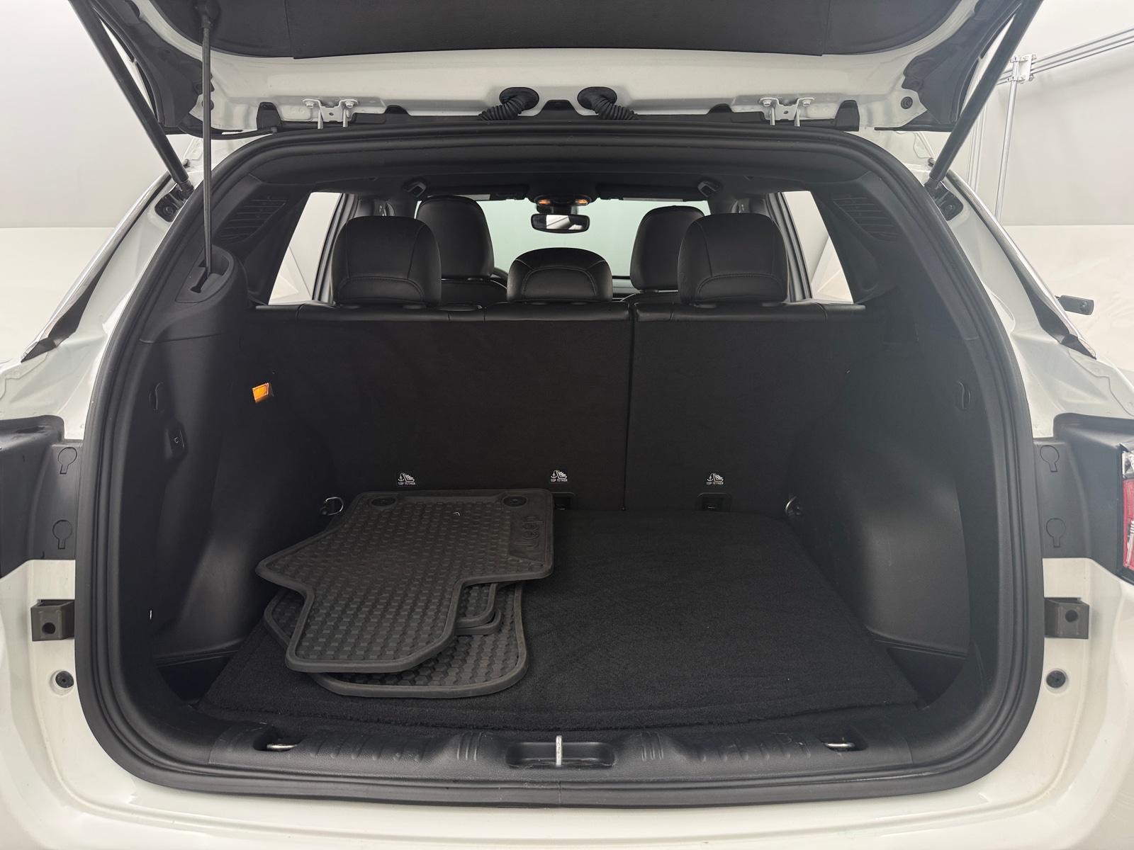 Thumbnail: 2023 Jeep Compass - 7