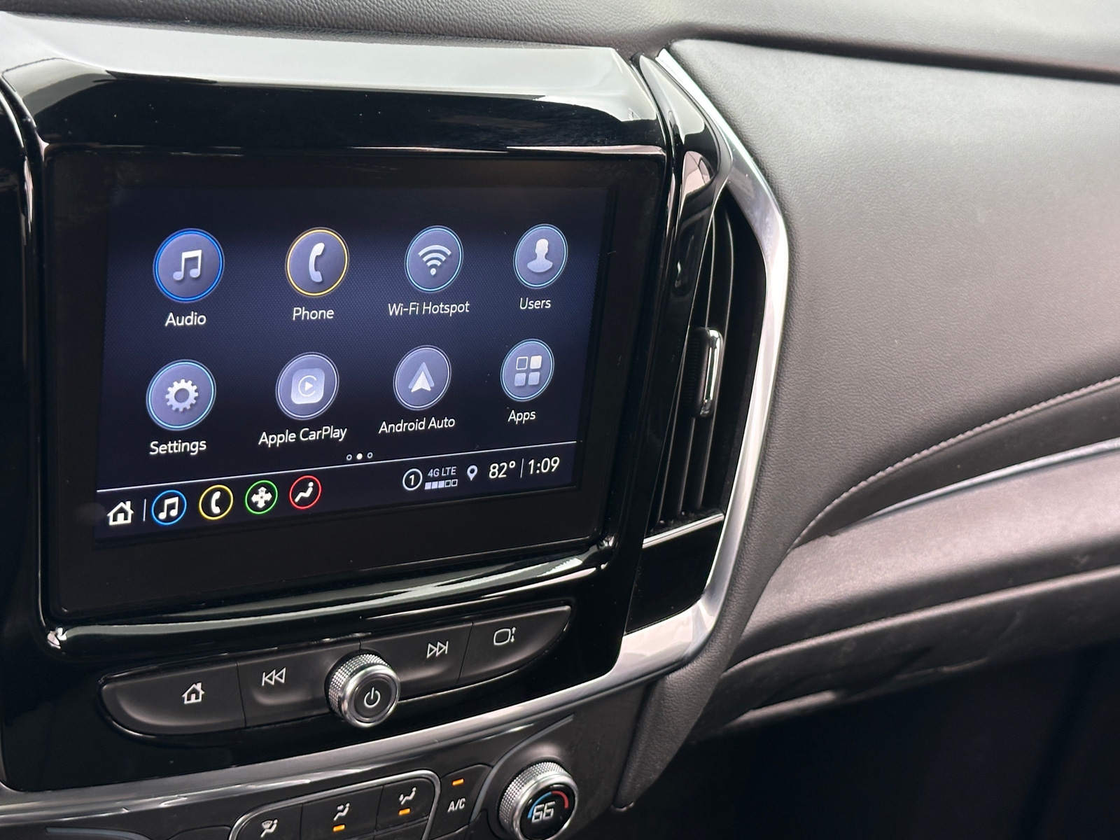 Thumbnail: 2023 Chevrolet Traverse - 4