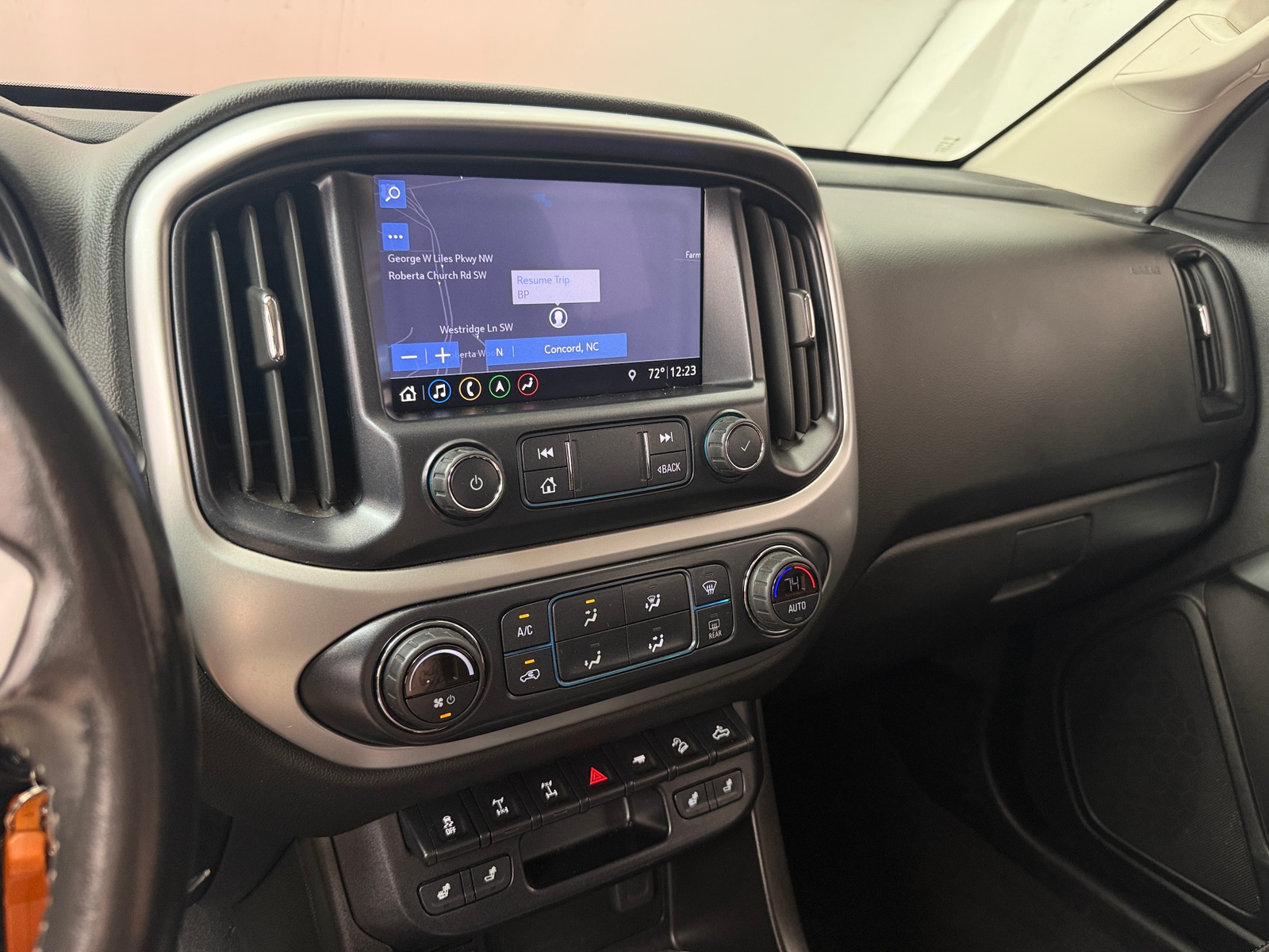 Thumbnail: 2019 Chevrolet Colorado - 3