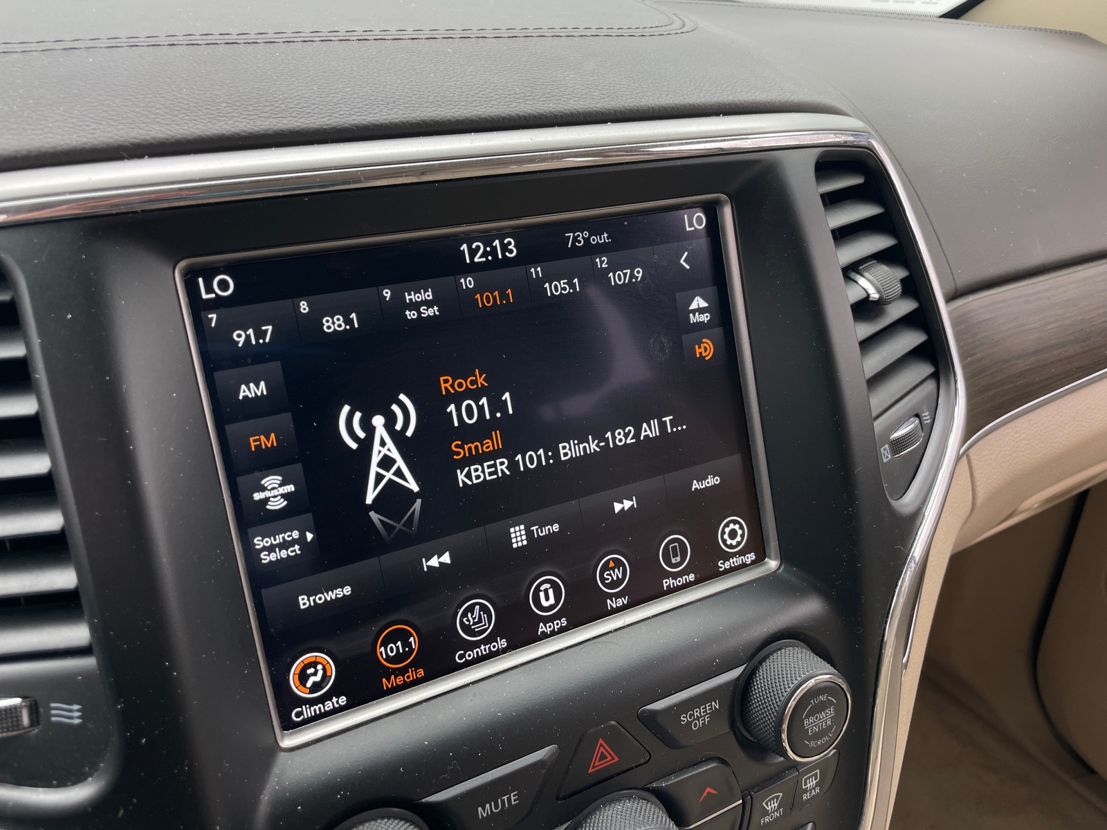 Thumbnail: 2018 Jeep Grand Cherokee - 3