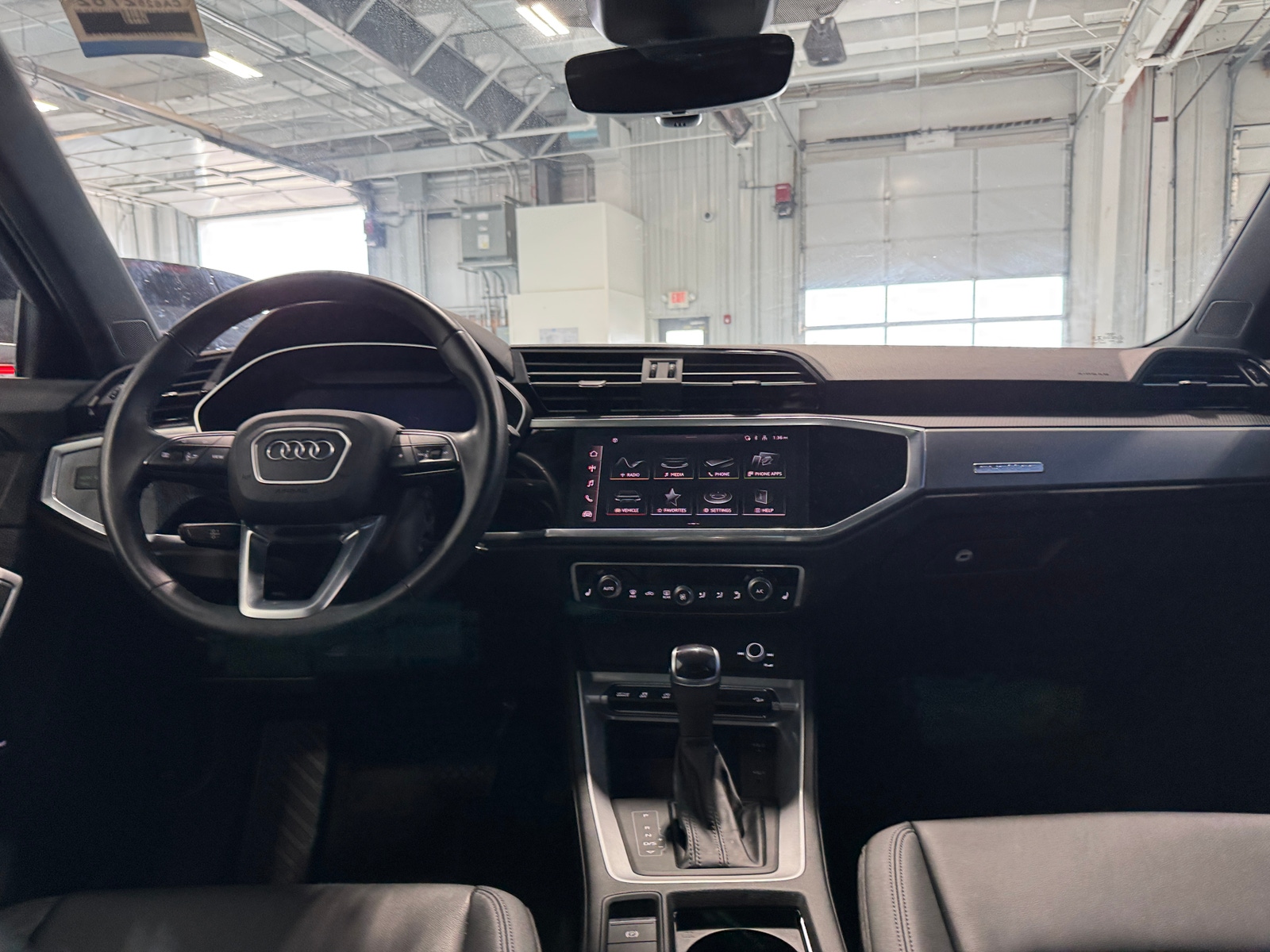 Thumbnail: 2023 Audi Q3 - 2