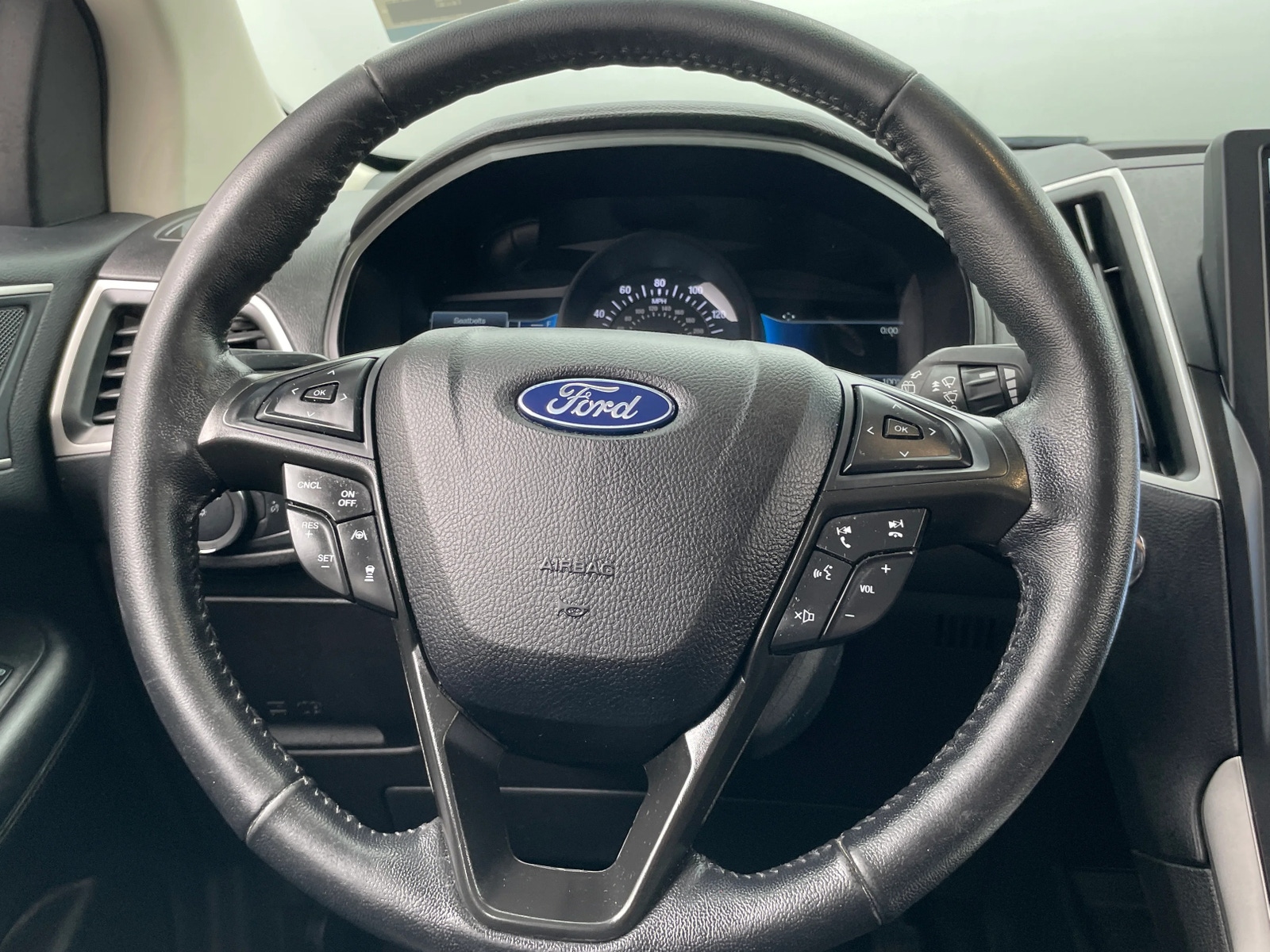 Thumbnail: 2022 Ford Edge - 4
