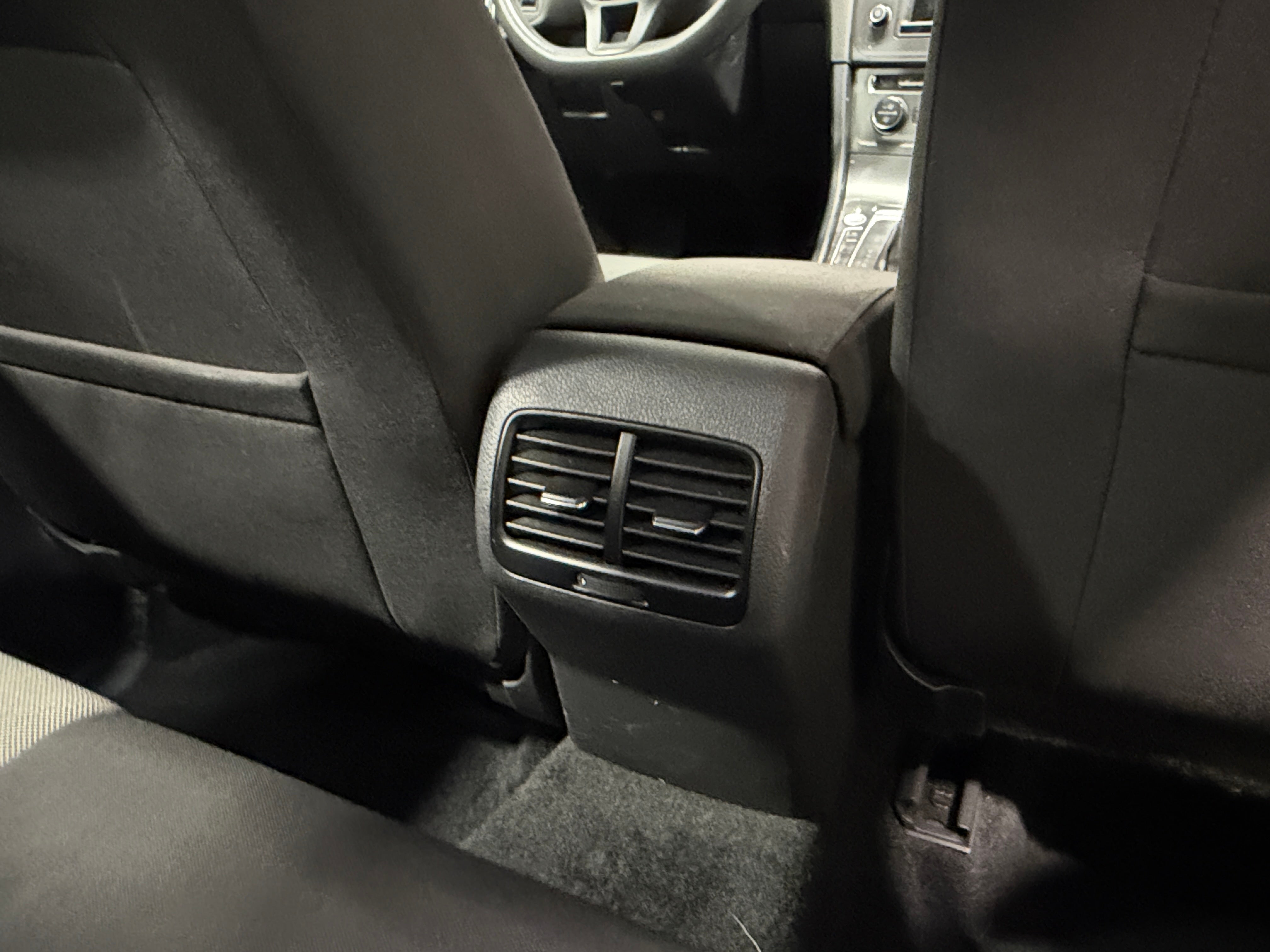 Used 2016 Volkswagen e-Golf e-Golf SE with VIN WVWKP7AU5GW913780 for sale in Oak Creek, WI