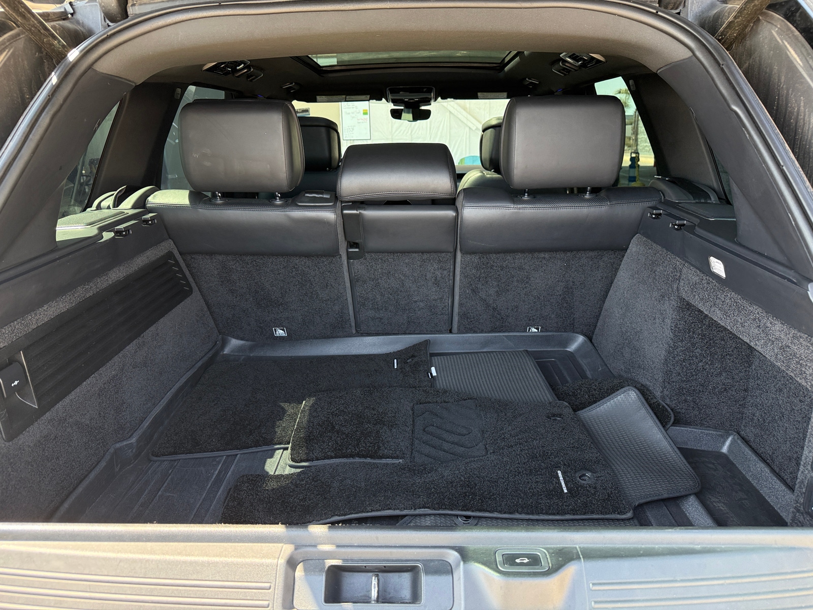 Thumbnail: 2020 Land Rover Range Rover - 7