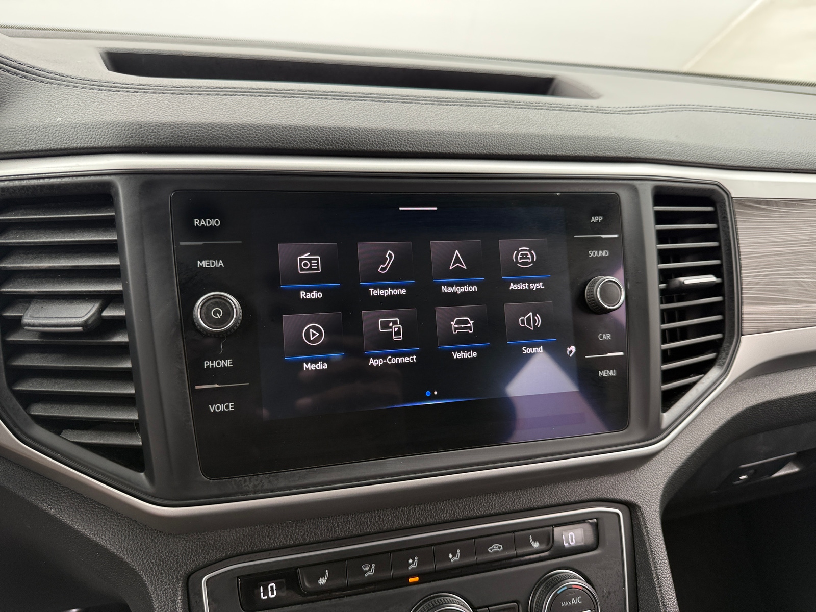 Thumbnail: 2021 Volkswagen Atlas - 3