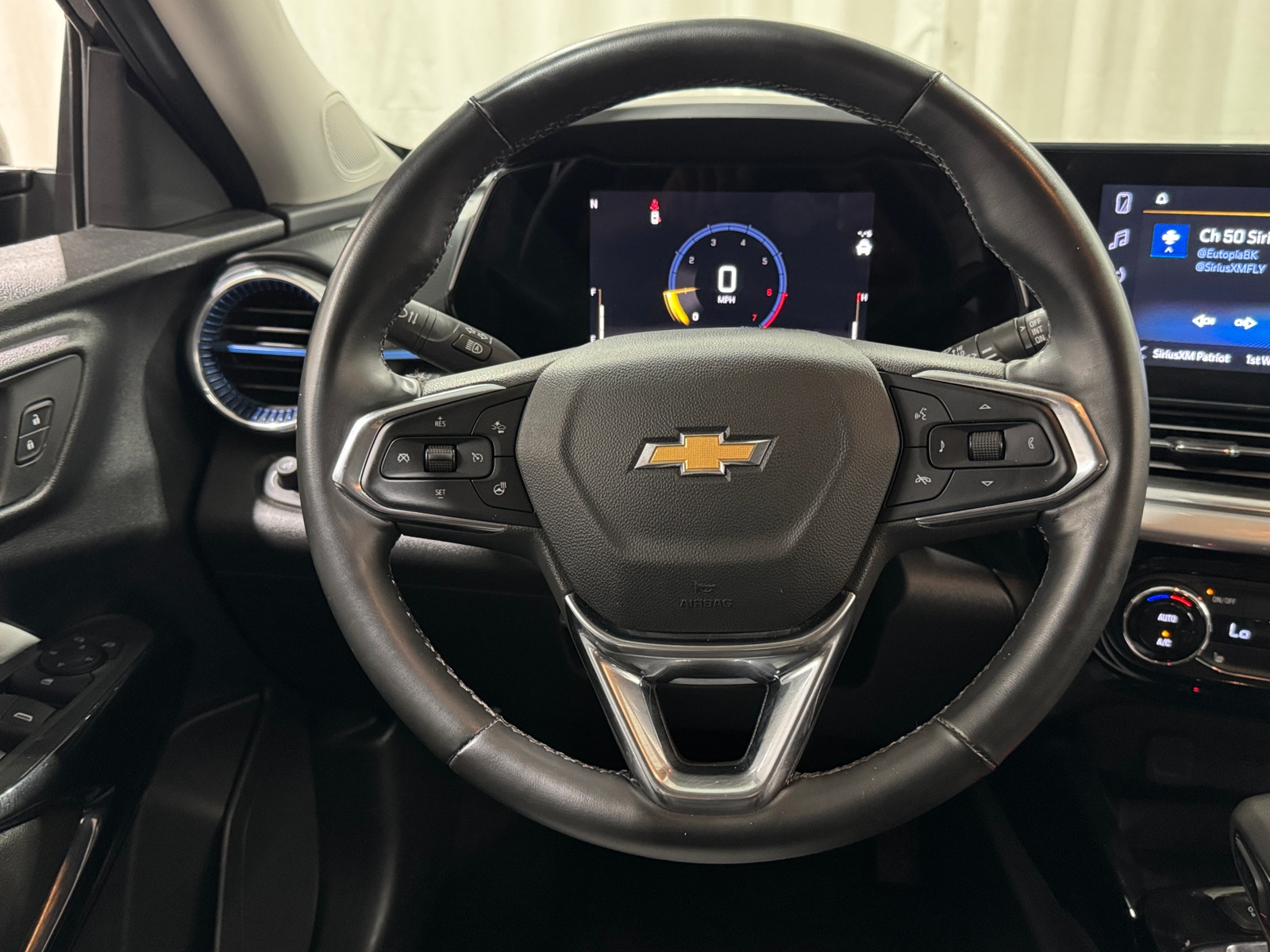 Thumbnail: 2025 Chevrolet Trax - 4