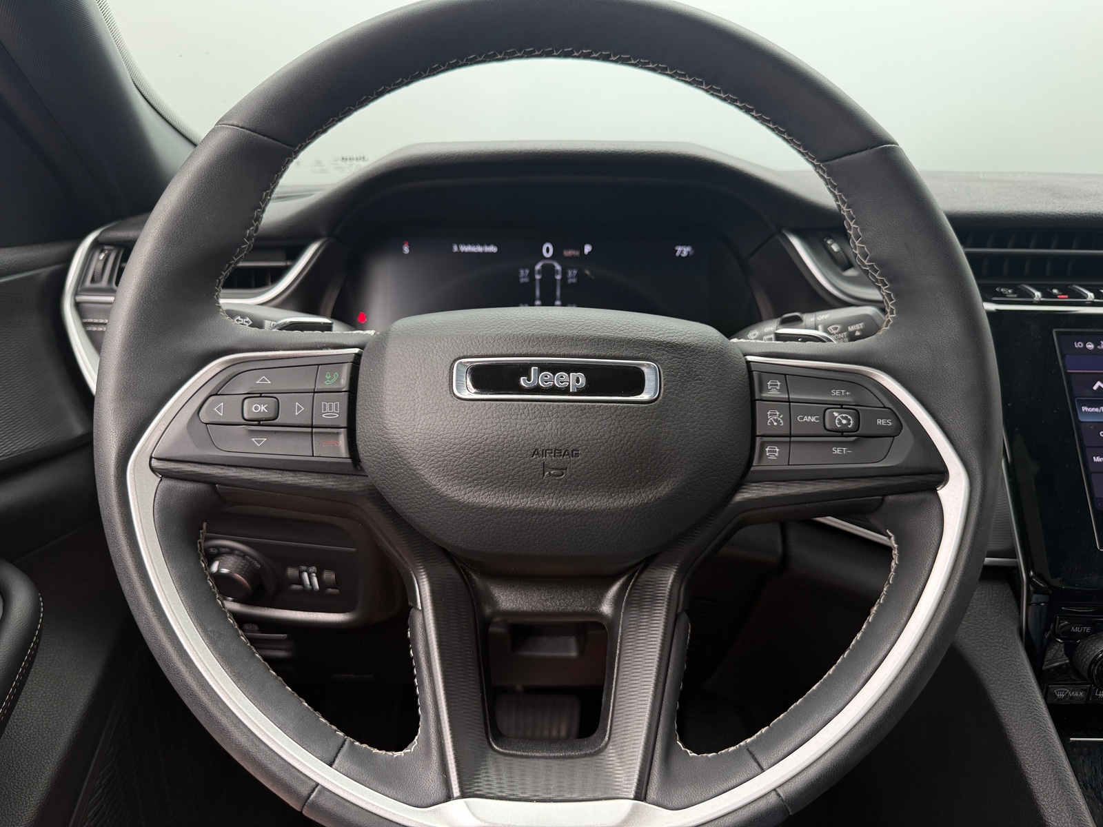Thumbnail: 2024 Jeep Grand Cherokee L - 5