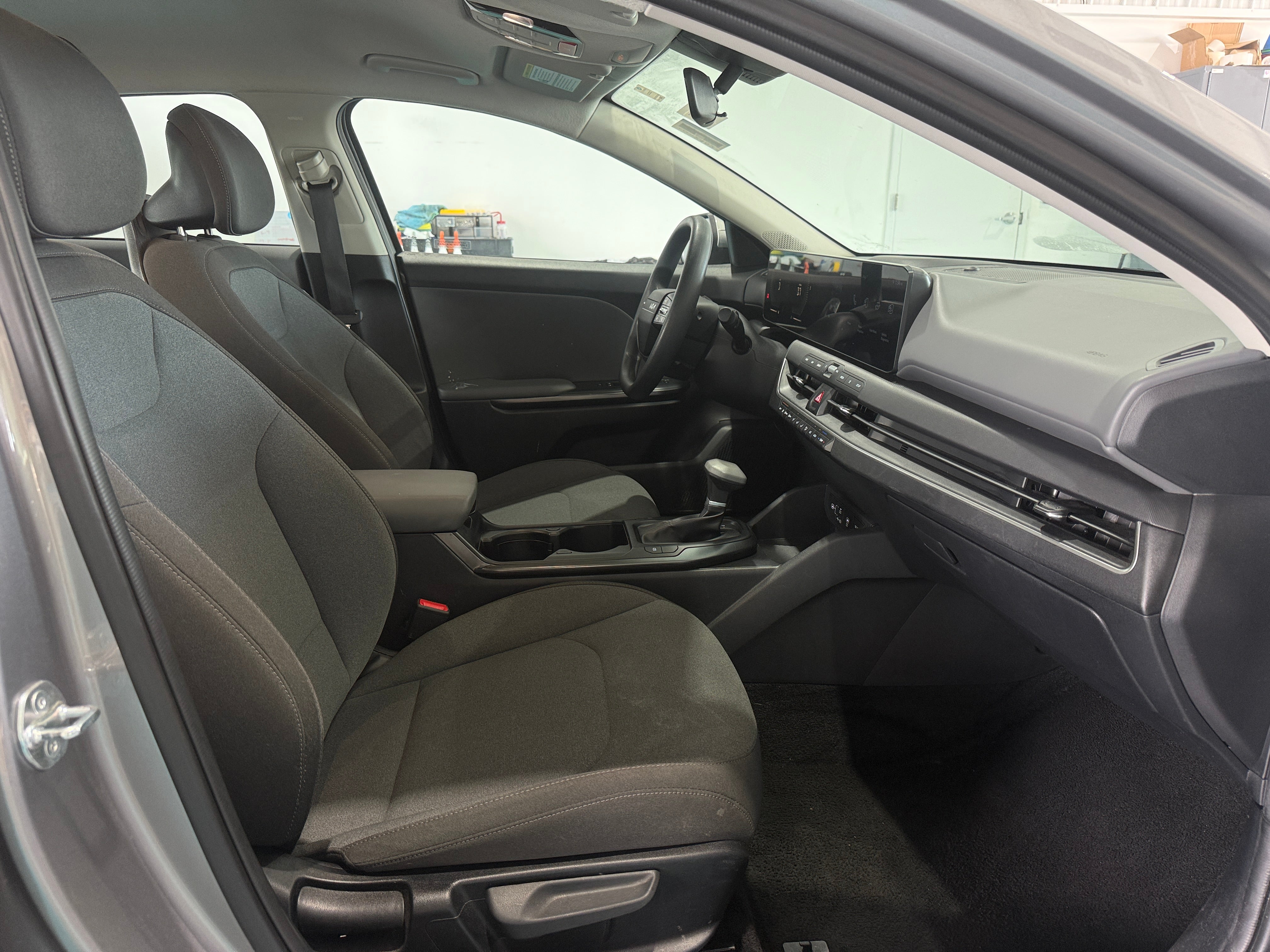 2025 Kia K4 LXS - Photo 3