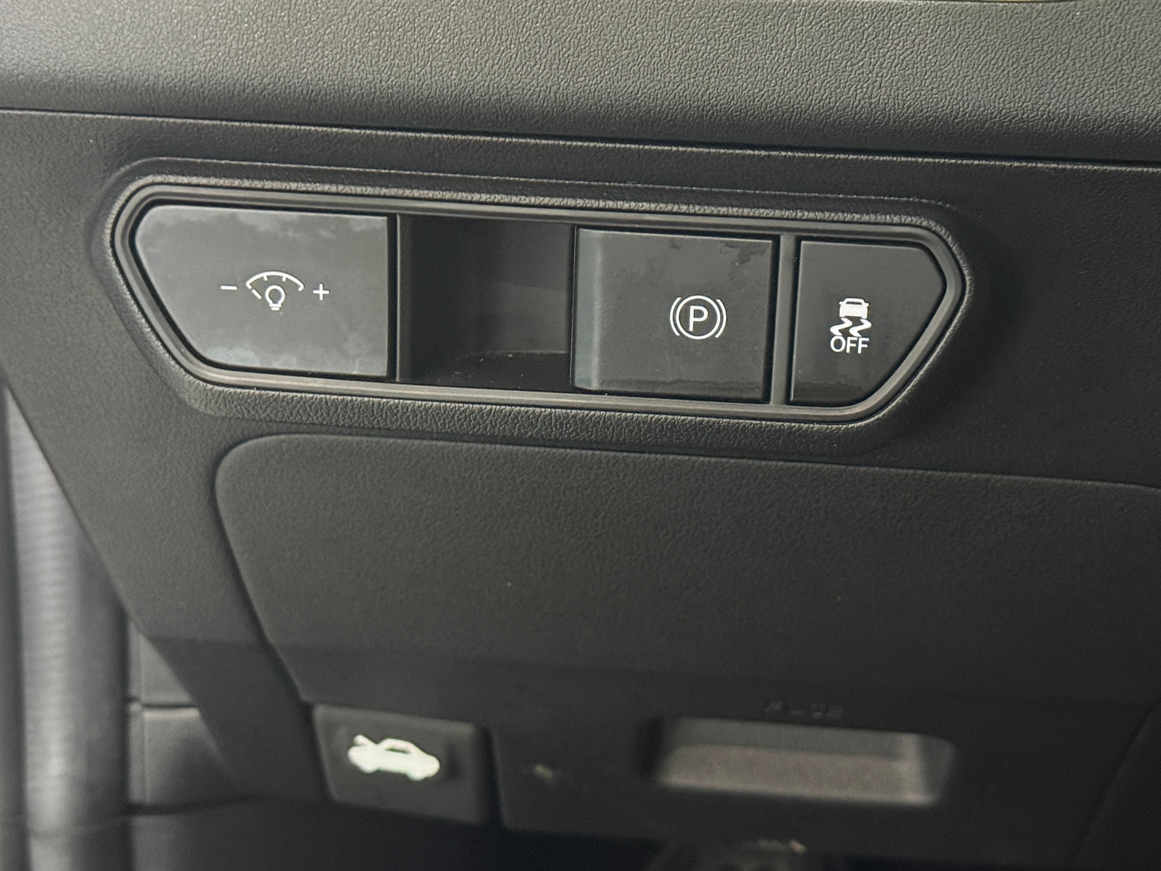 2025 Kia K4 LXS - Photo 8