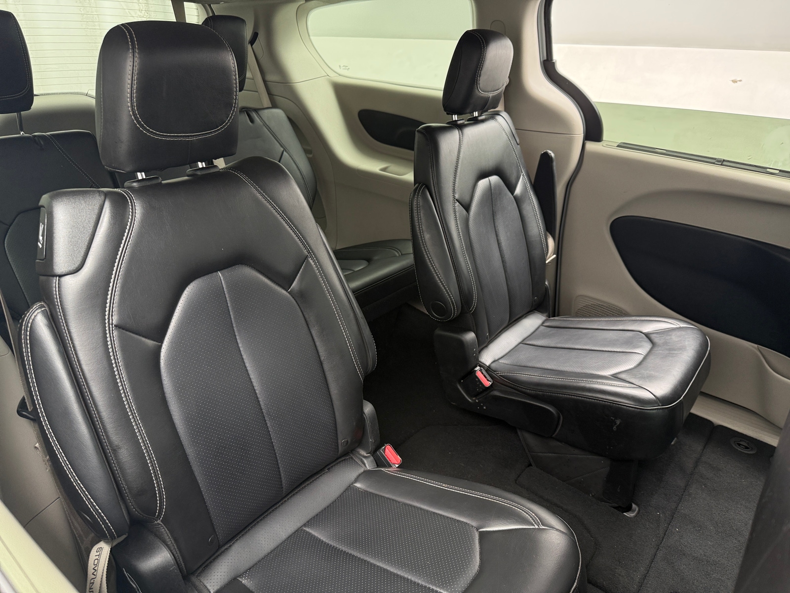 Thumbnail: 2023 Chrysler Pacifica - 5