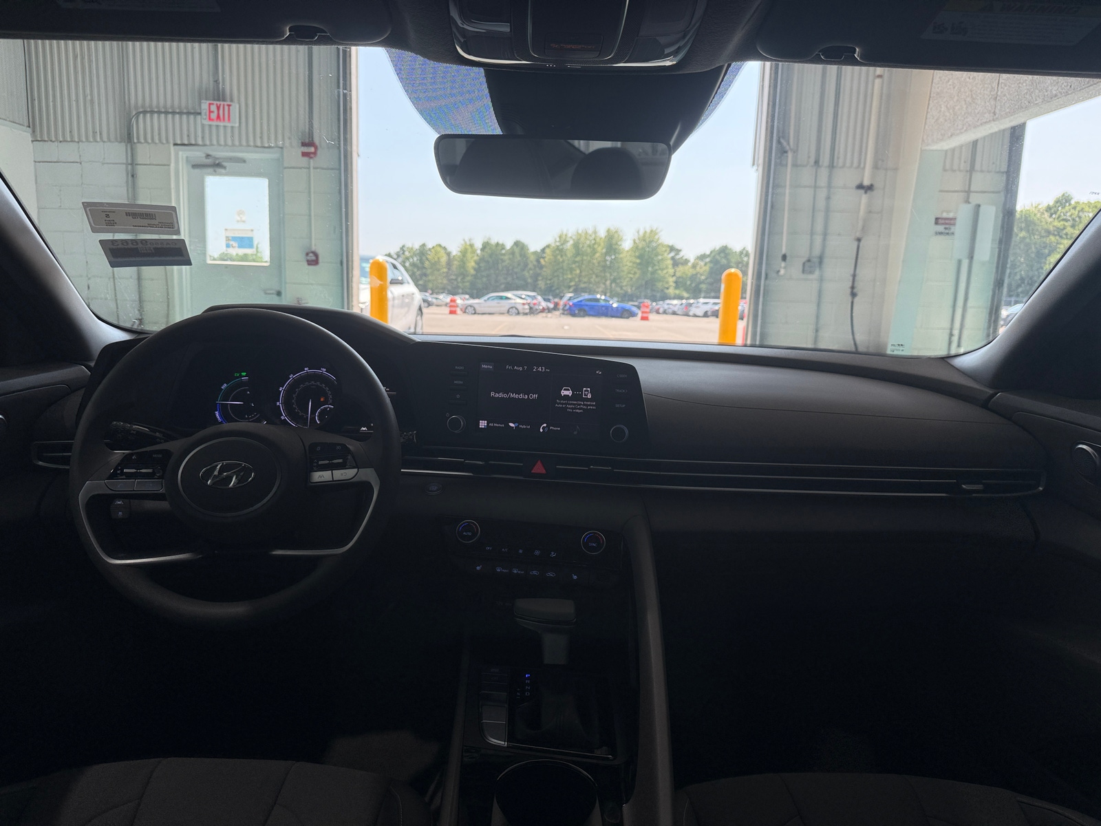 Thumbnail: 2023 Hyundai Elantra - 3