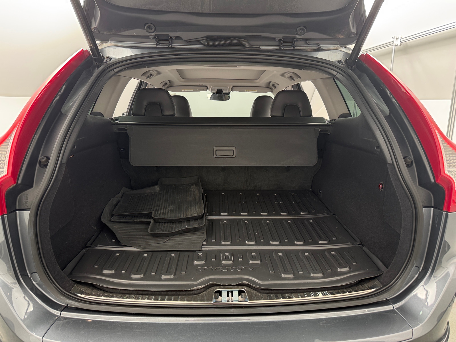 Thumbnail: 2017 Volvo XC60 - 6