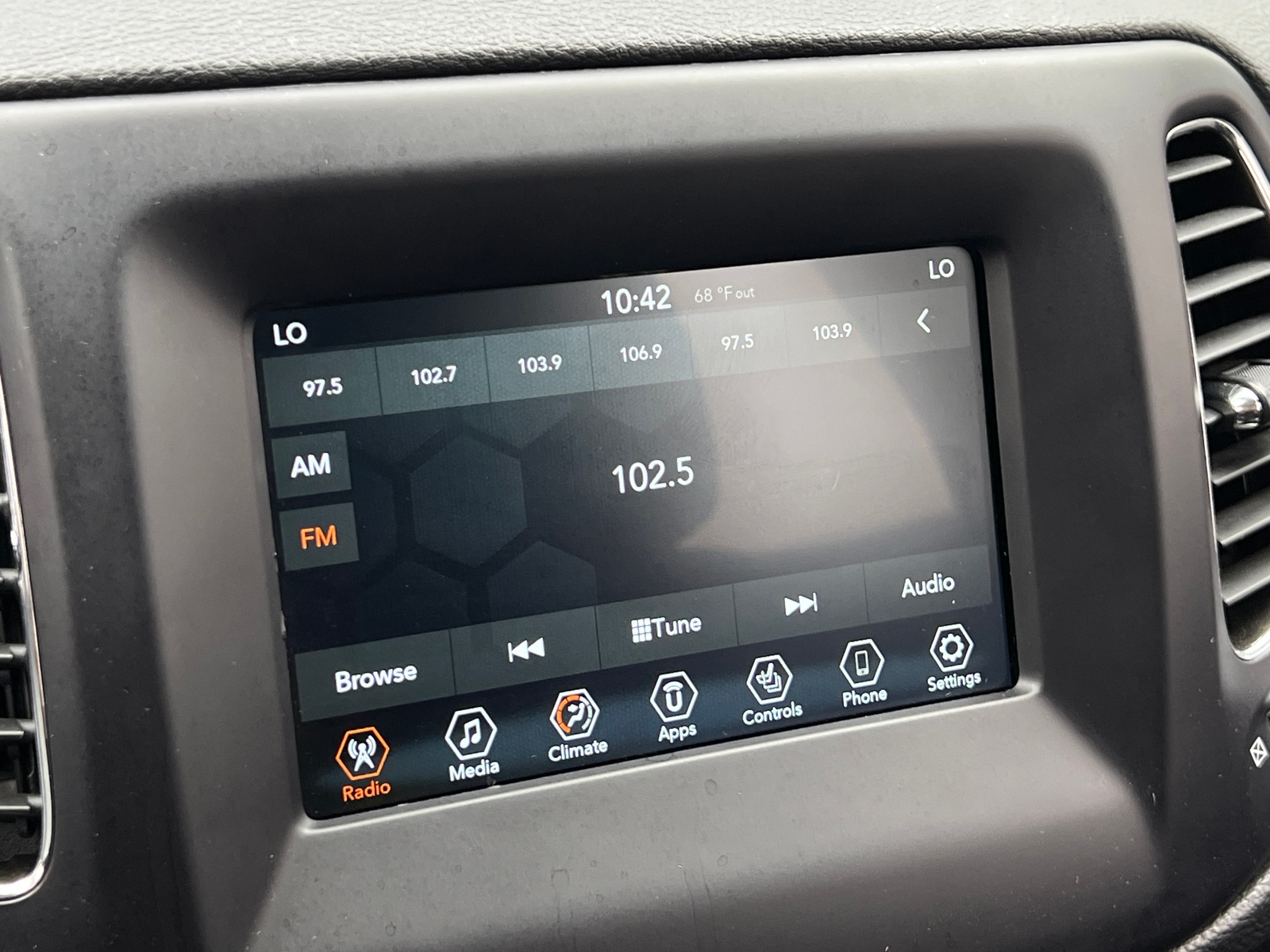 Thumbnail: 2021 Jeep Compass - 4
