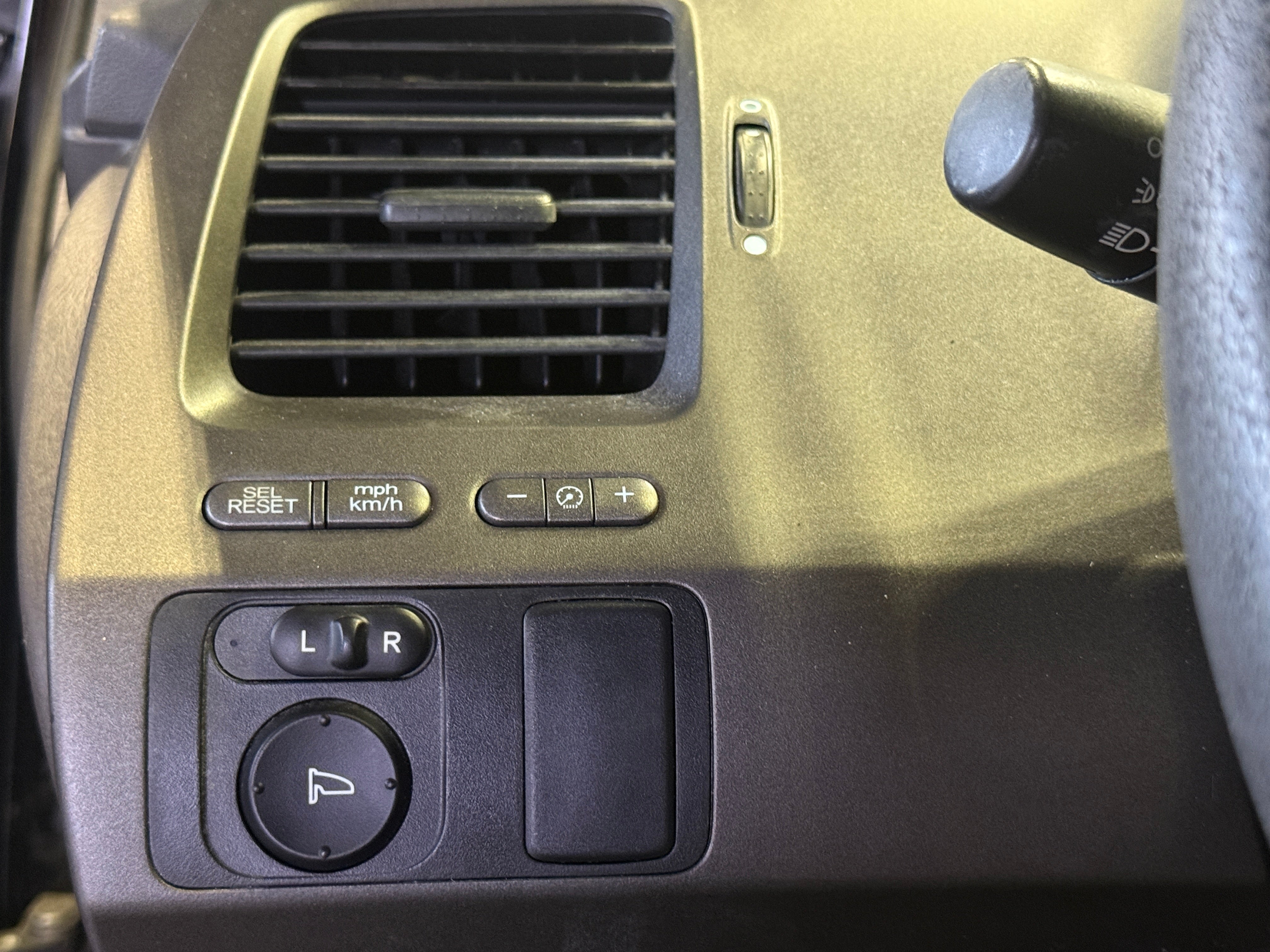 2011 Honda Civic LX - Photo 7