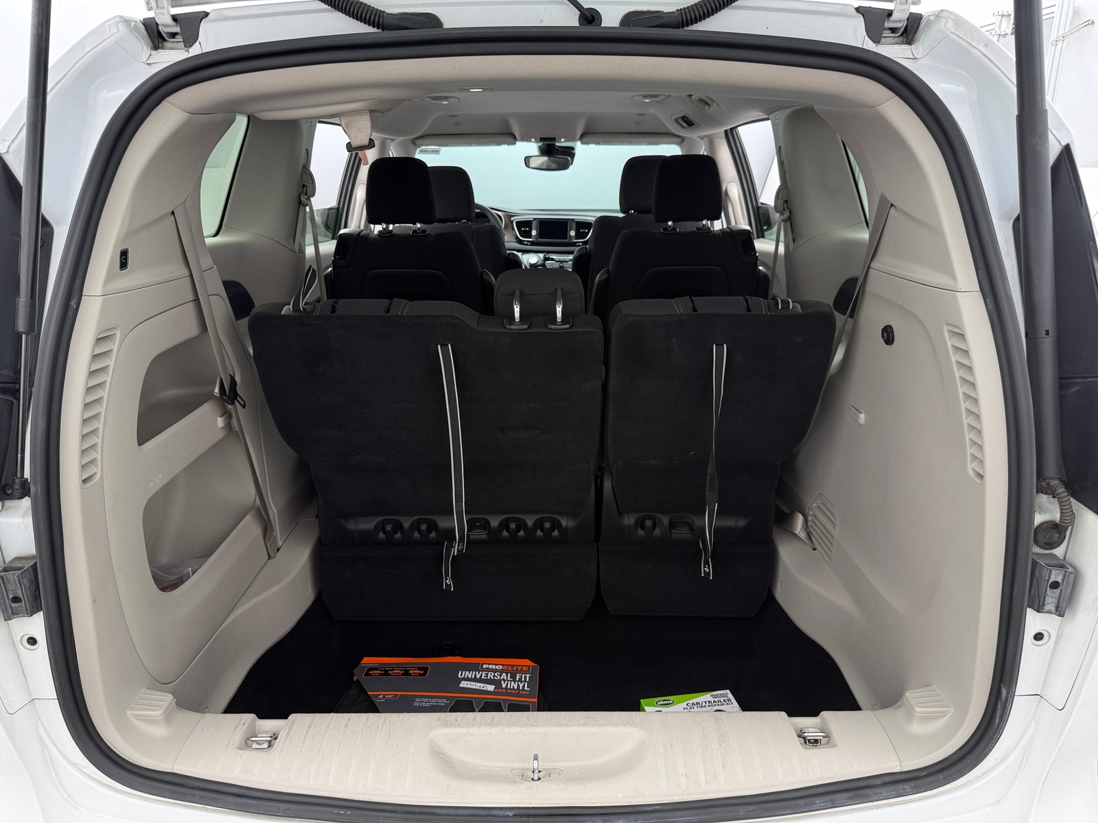 Thumbnail: 2023 Chrysler Voyager - 7